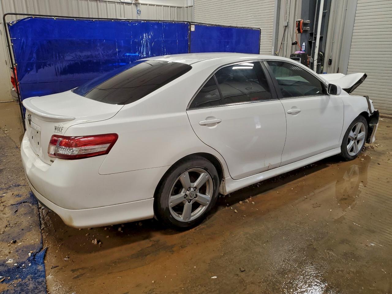2011 Toyota Camry Base White vin: 4T1BF3EK8BU706174