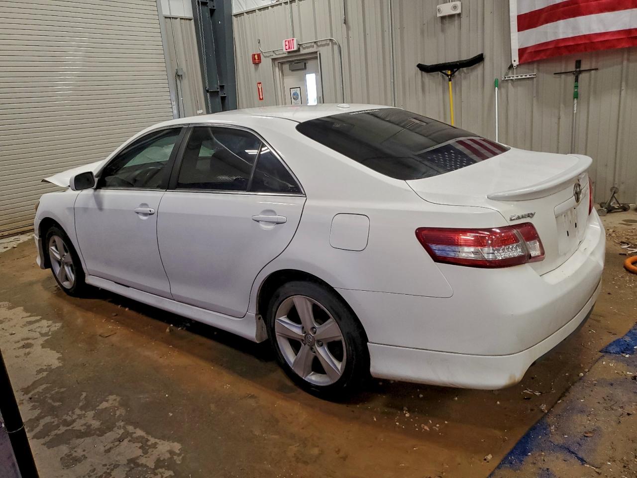 2011 Toyota Camry Base White vin: 4T1BF3EK8BU706174