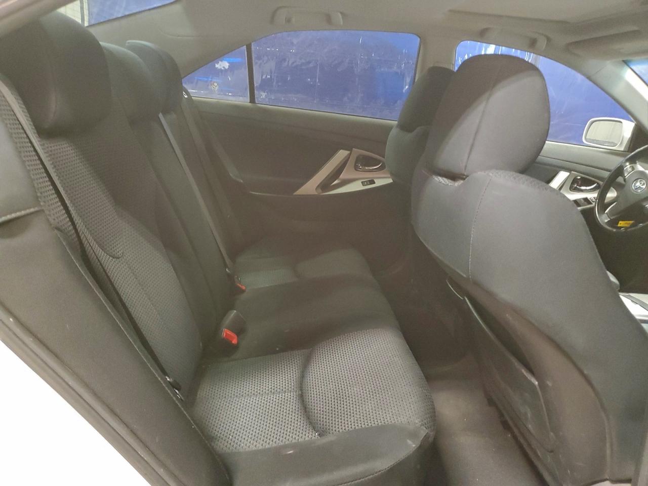 2011 Toyota Camry Base White vin: 4T1BF3EK8BU706174