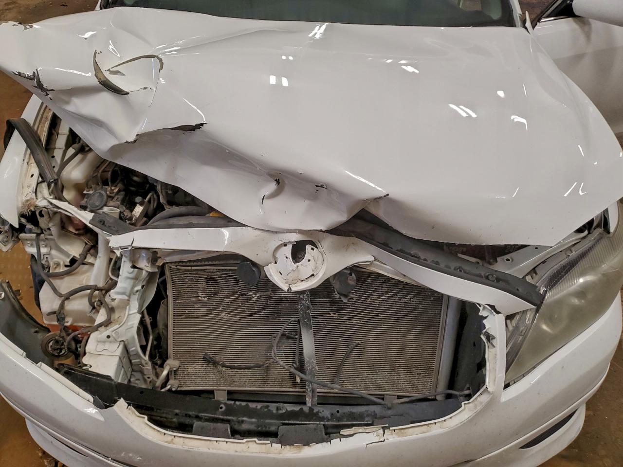 2011 Toyota Camry Base White vin: 4T1BF3EK8BU706174