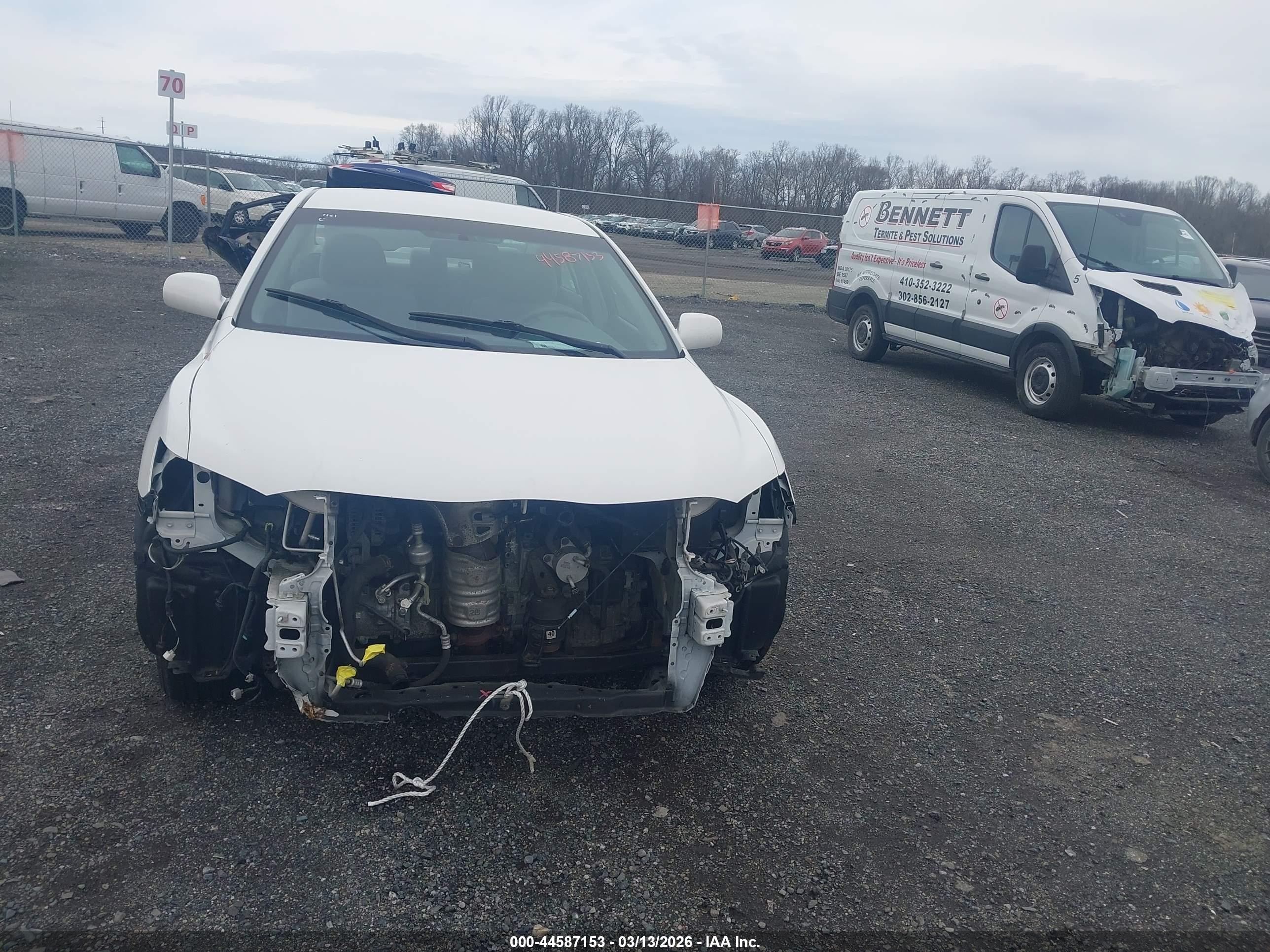 2011 Toyota Camry Le White vin: 4T1BF3EK8BU706398