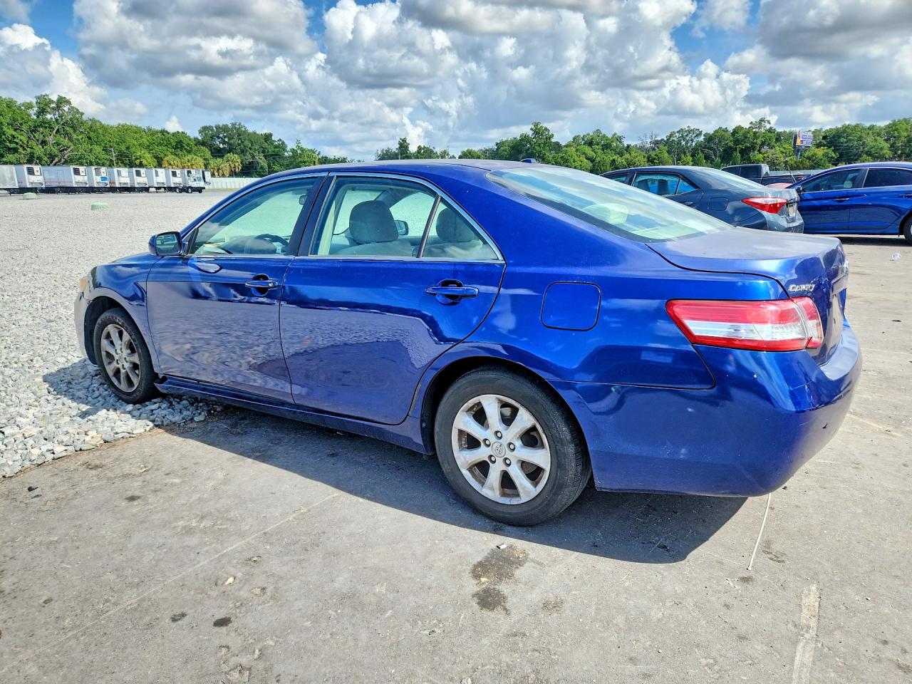 2011 Toyota Camry Le Blue vin: 4T1BF3EK8BU708510