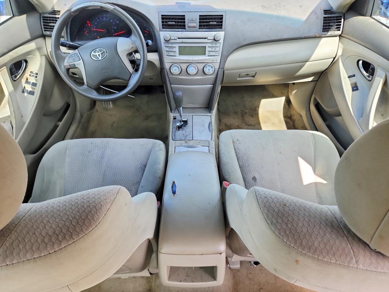 2011 Toyota Camry Le Blue vin: 4T1BF3EK8BU708510