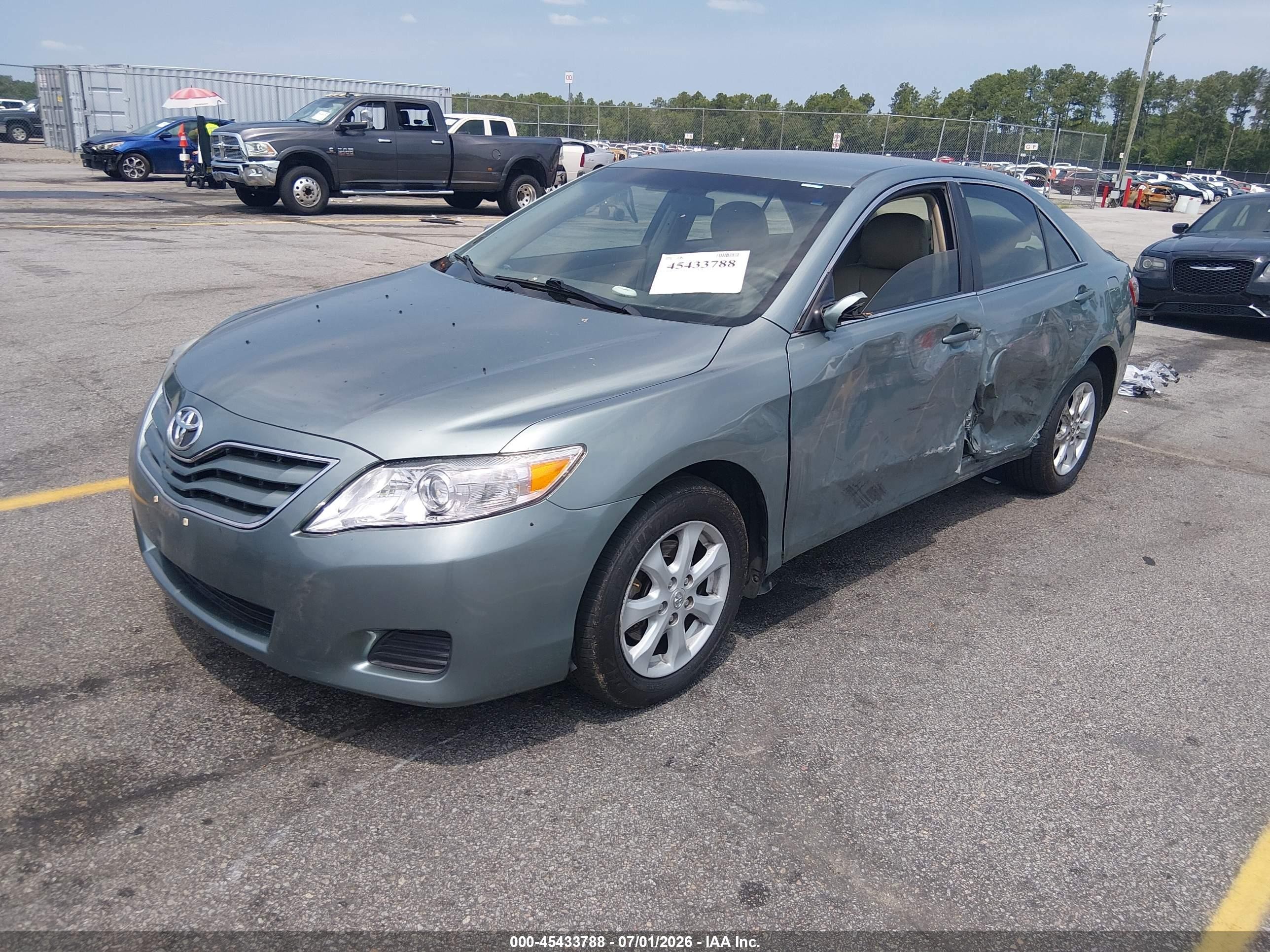2011 Toyota Camry Le Green vin: 4T1BF3EK8BU709754