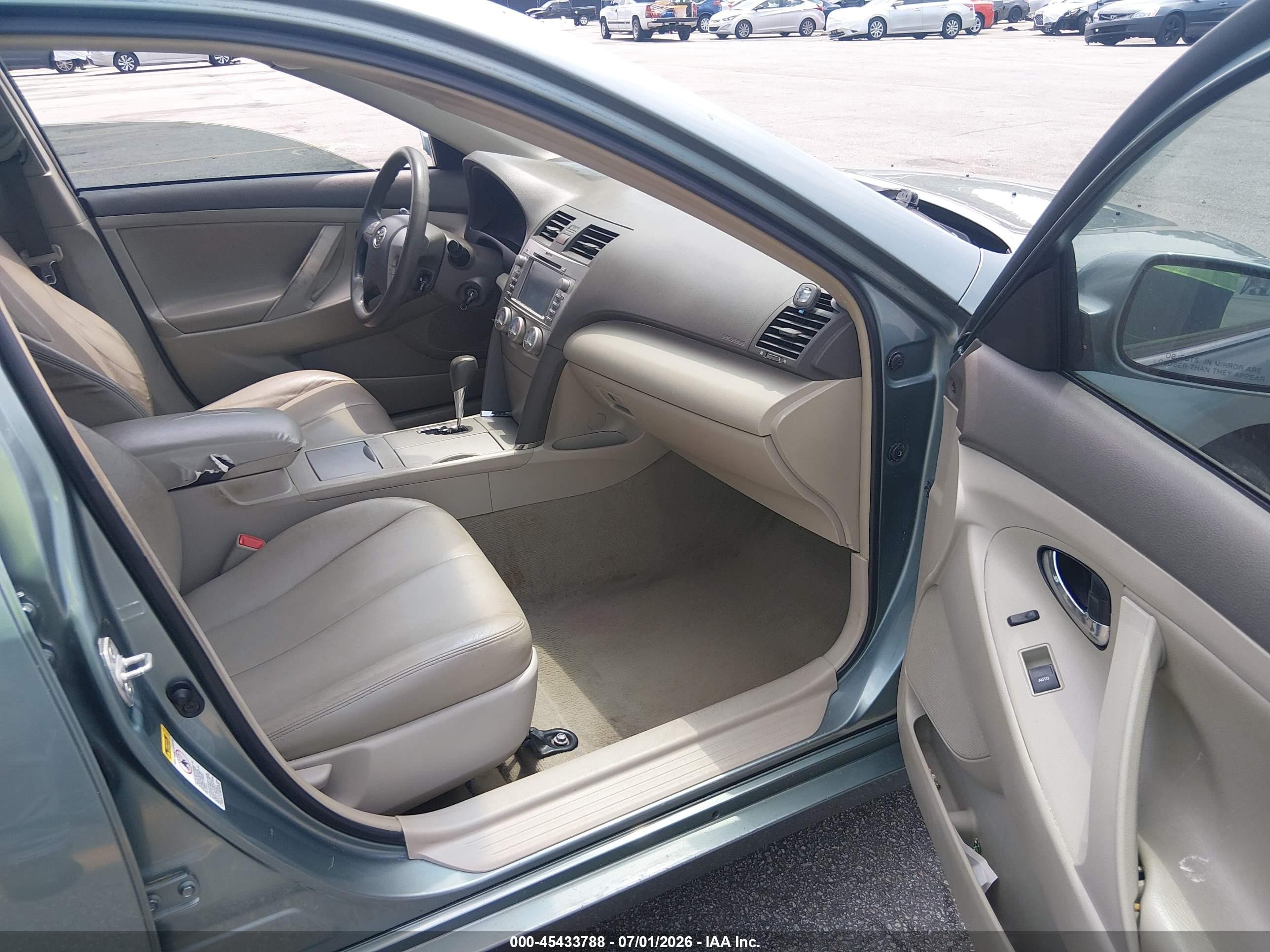 2011 Toyota Camry Le Green vin: 4T1BF3EK8BU709754
