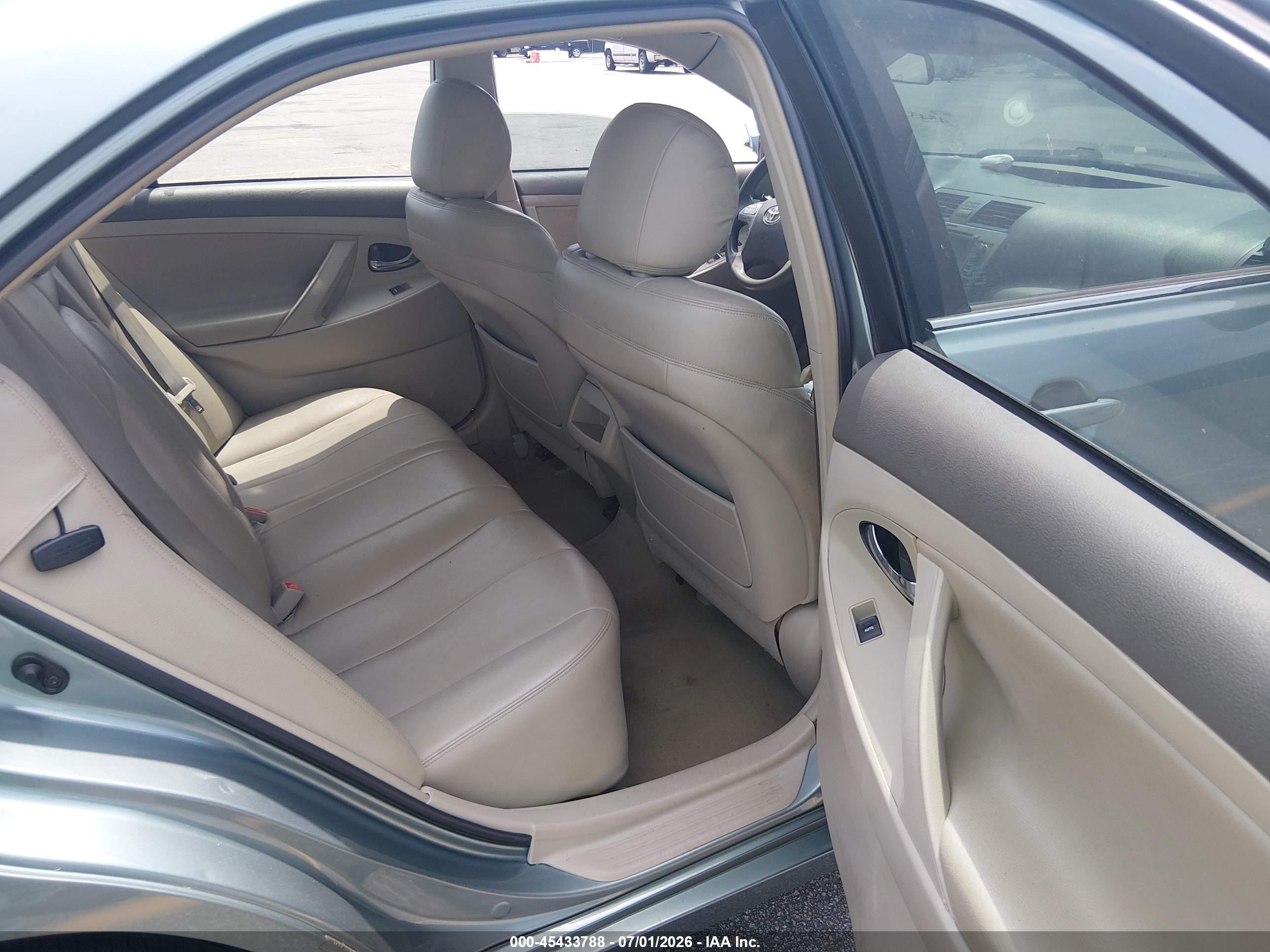 2011 Toyota Camry Le Green vin: 4T1BF3EK8BU709754