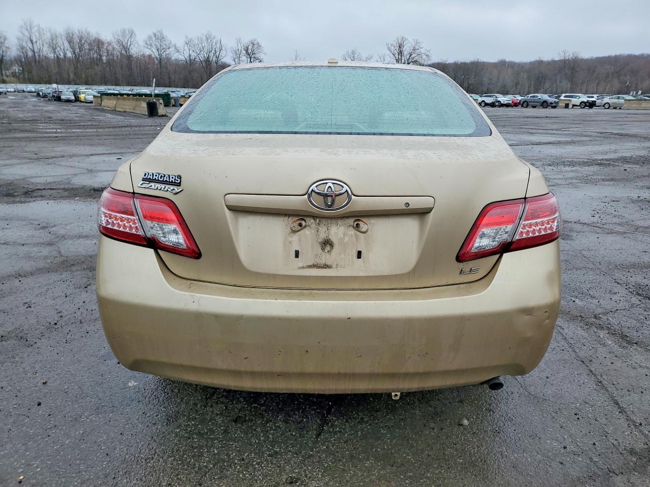 2011 Toyota Camry Le Золотой vin: 4T1BF3EK8BU714694