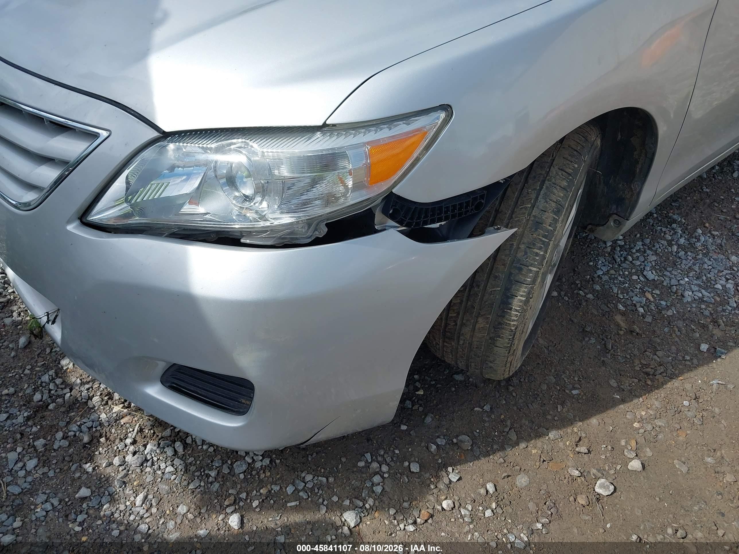 2011 Toyota Camry Le Silver vin: 4T1BF3EK8BU718728