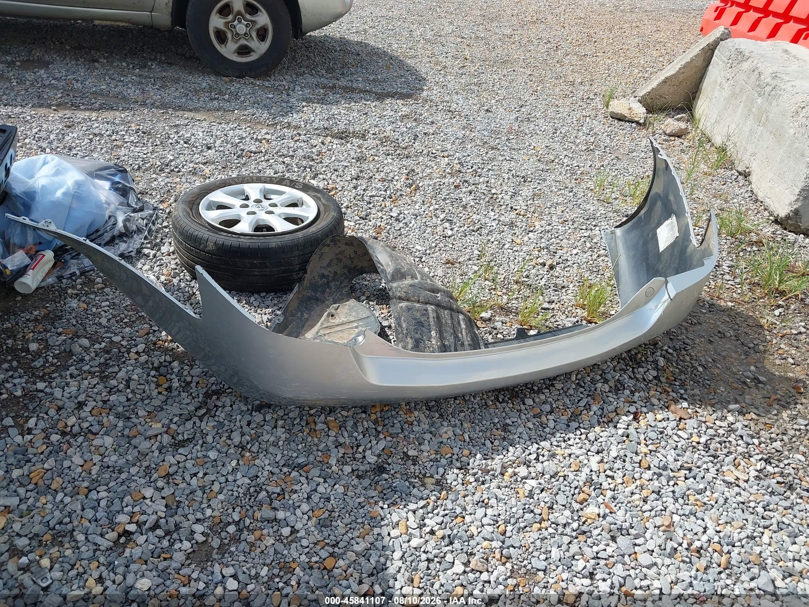 2011 Toyota Camry Le Silver vin: 4T1BF3EK8BU718728