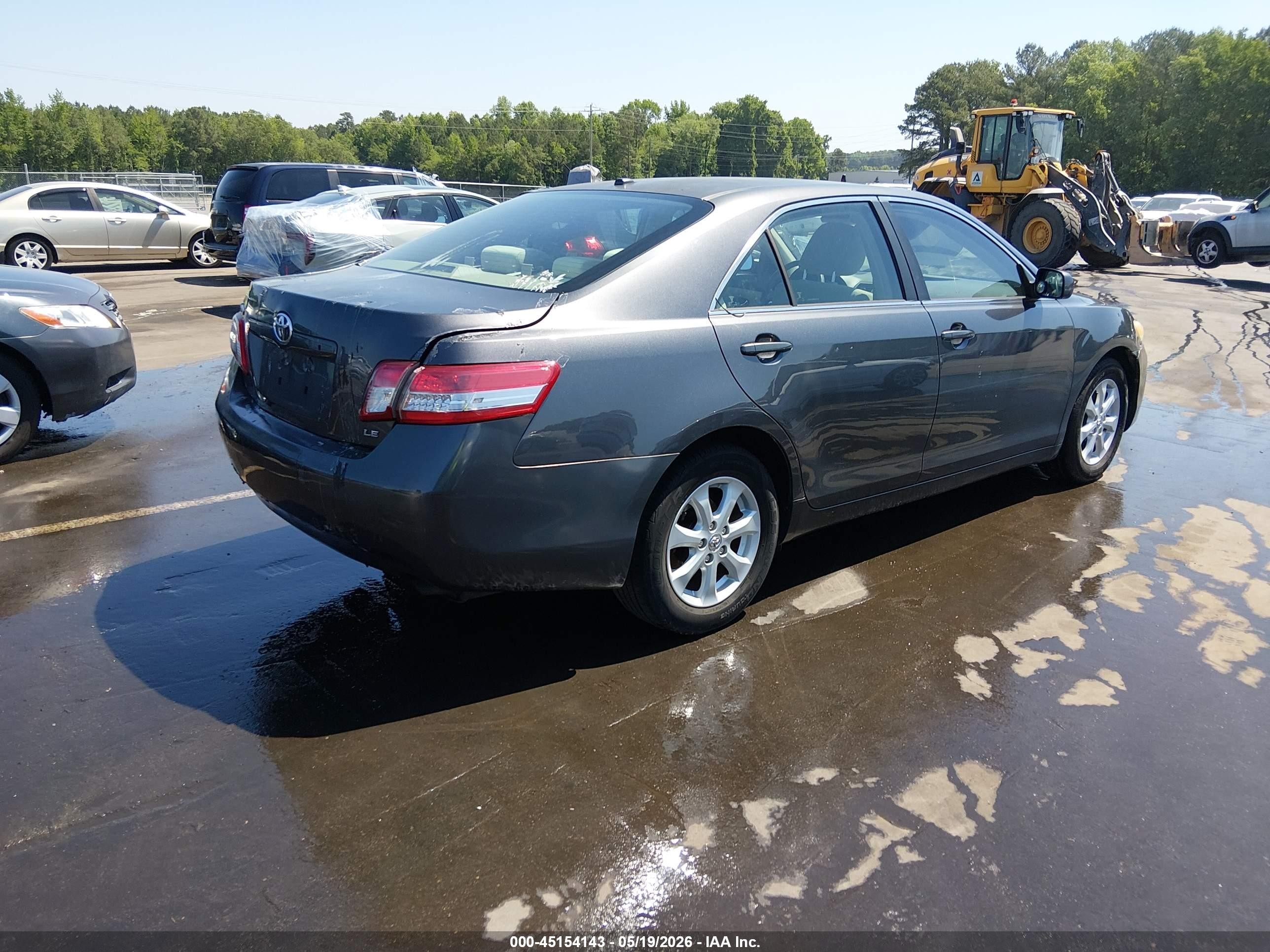 2011 Toyota Camry Le Gray vin: 4T1BF3EK8BU721130