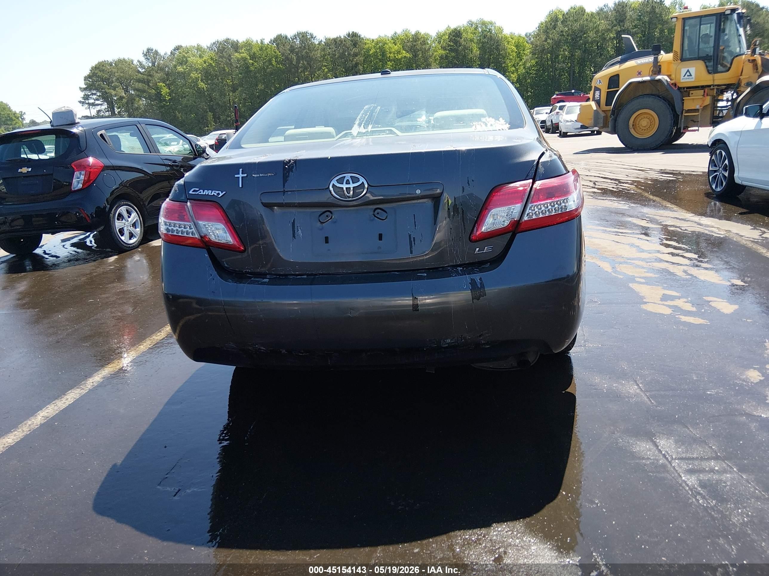 2011 Toyota Camry Le Gray vin: 4T1BF3EK8BU721130