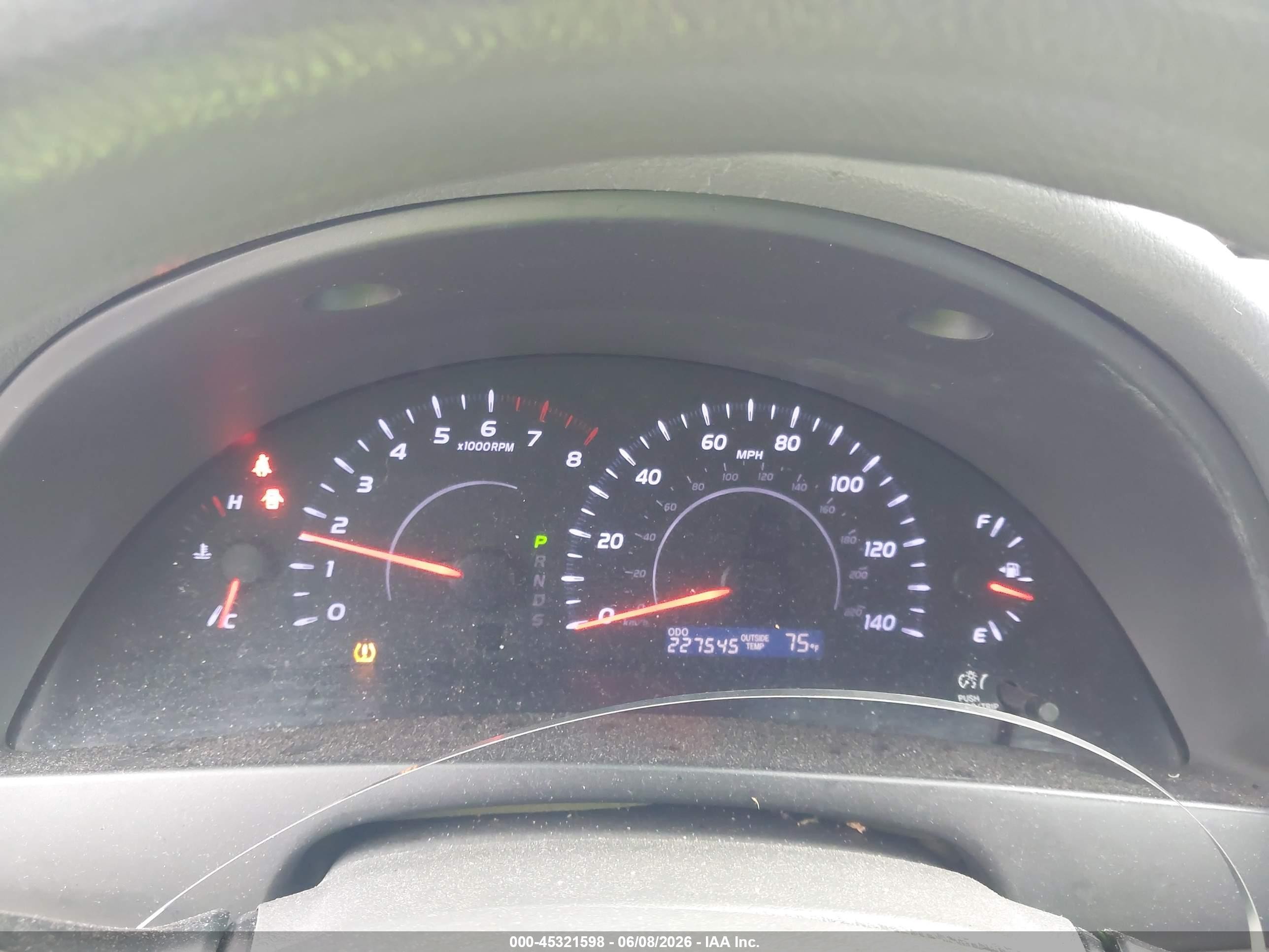 2011 Toyota Camry   Серебряный vin: 4T1BF3EK8BU728224