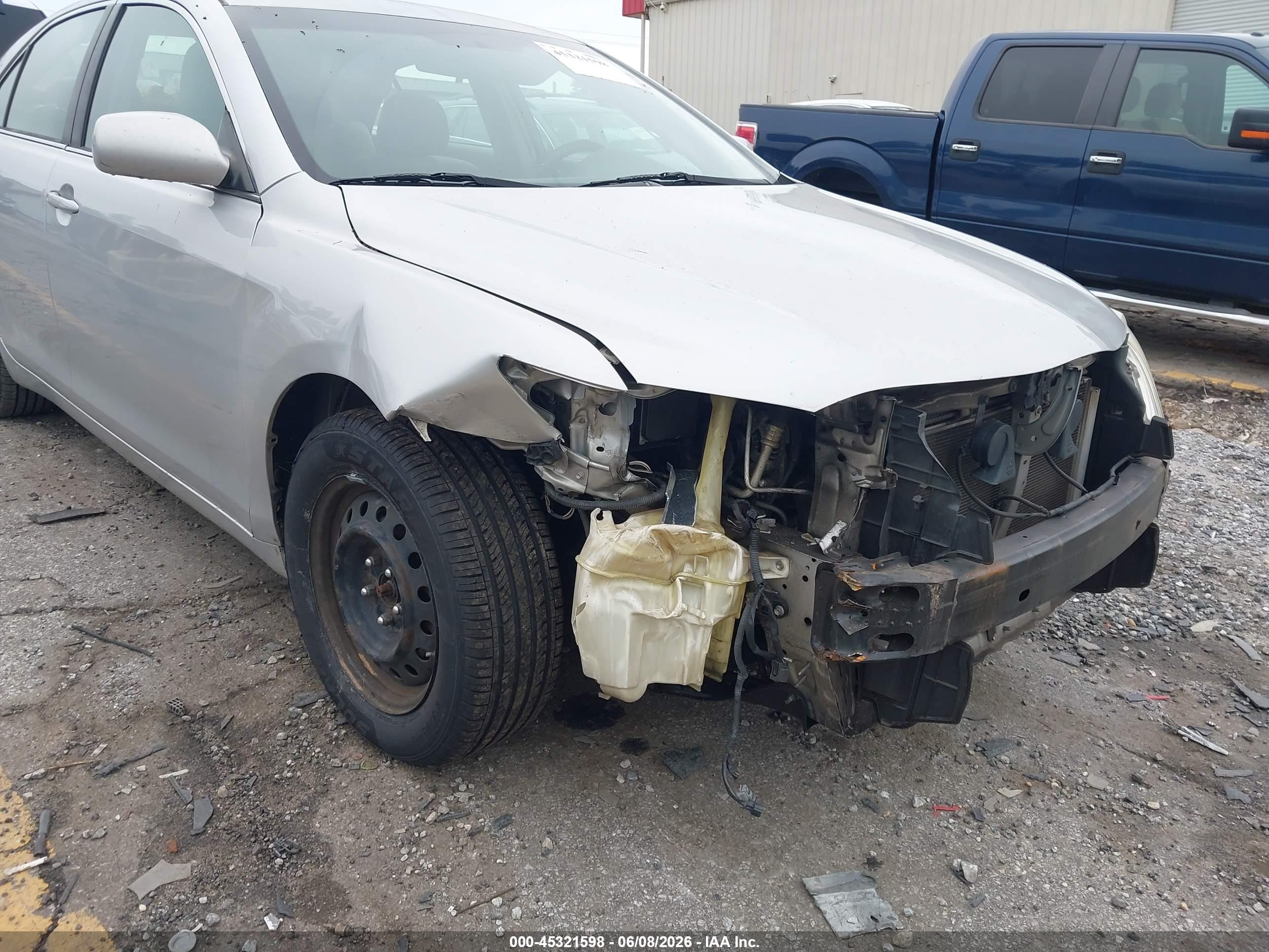 2011 Toyota Camry   Серебряный vin: 4T1BF3EK8BU728224