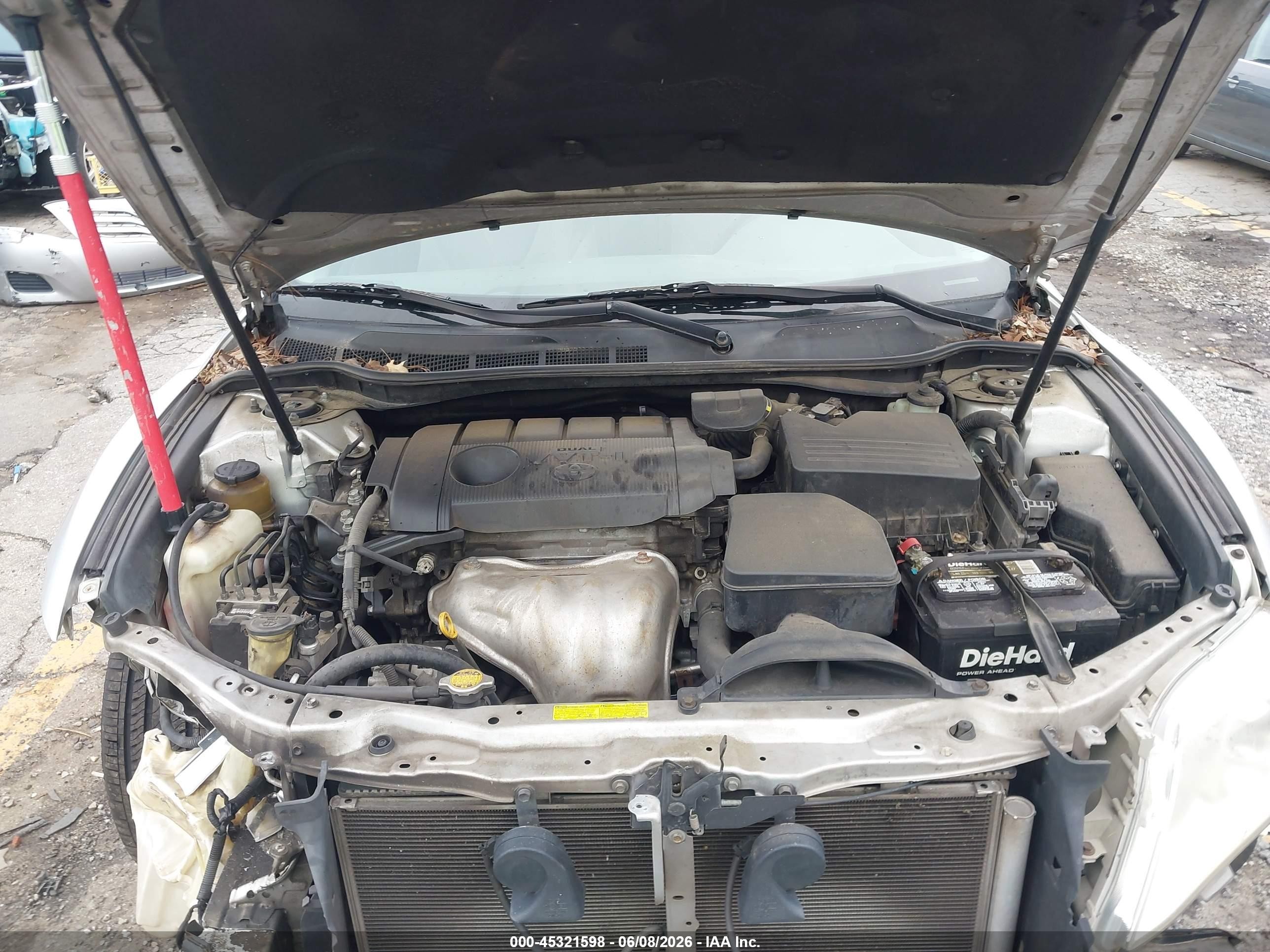 2011 Toyota Camry   Серебряный vin: 4T1BF3EK8BU728224