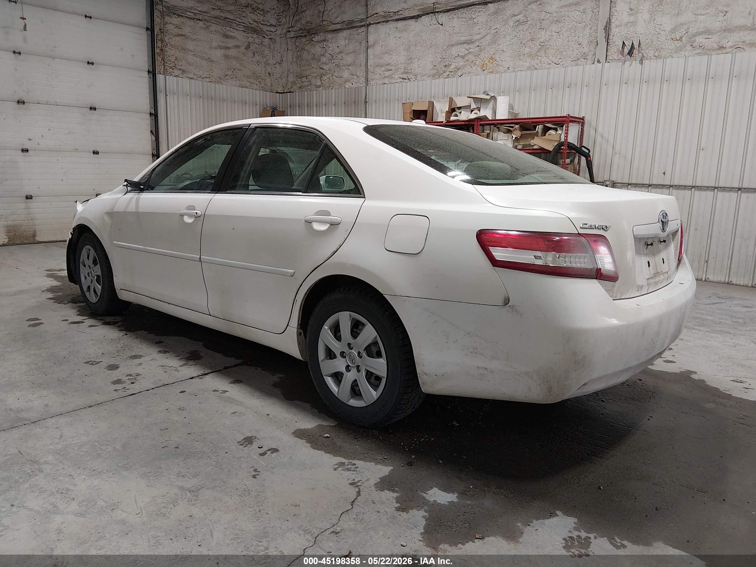 2011 Toyota Camry Le White vin: 4T1BF3EK8BU732659