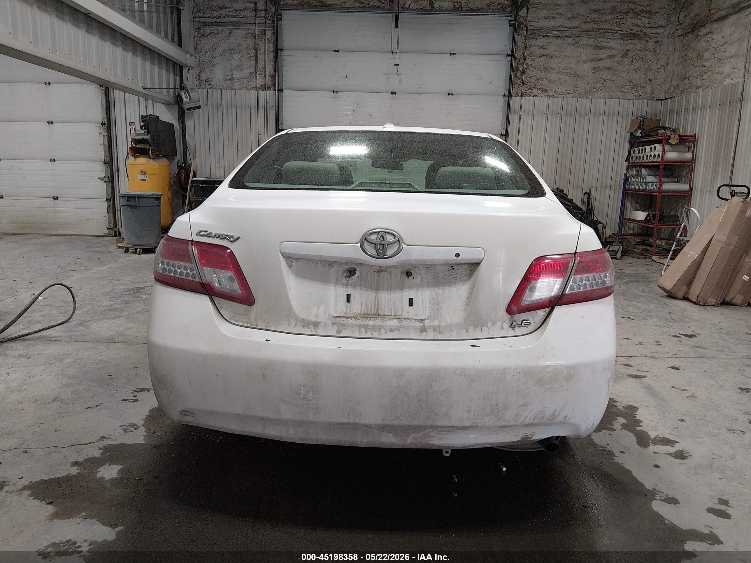 2011 Toyota Camry Le White vin: 4T1BF3EK8BU732659