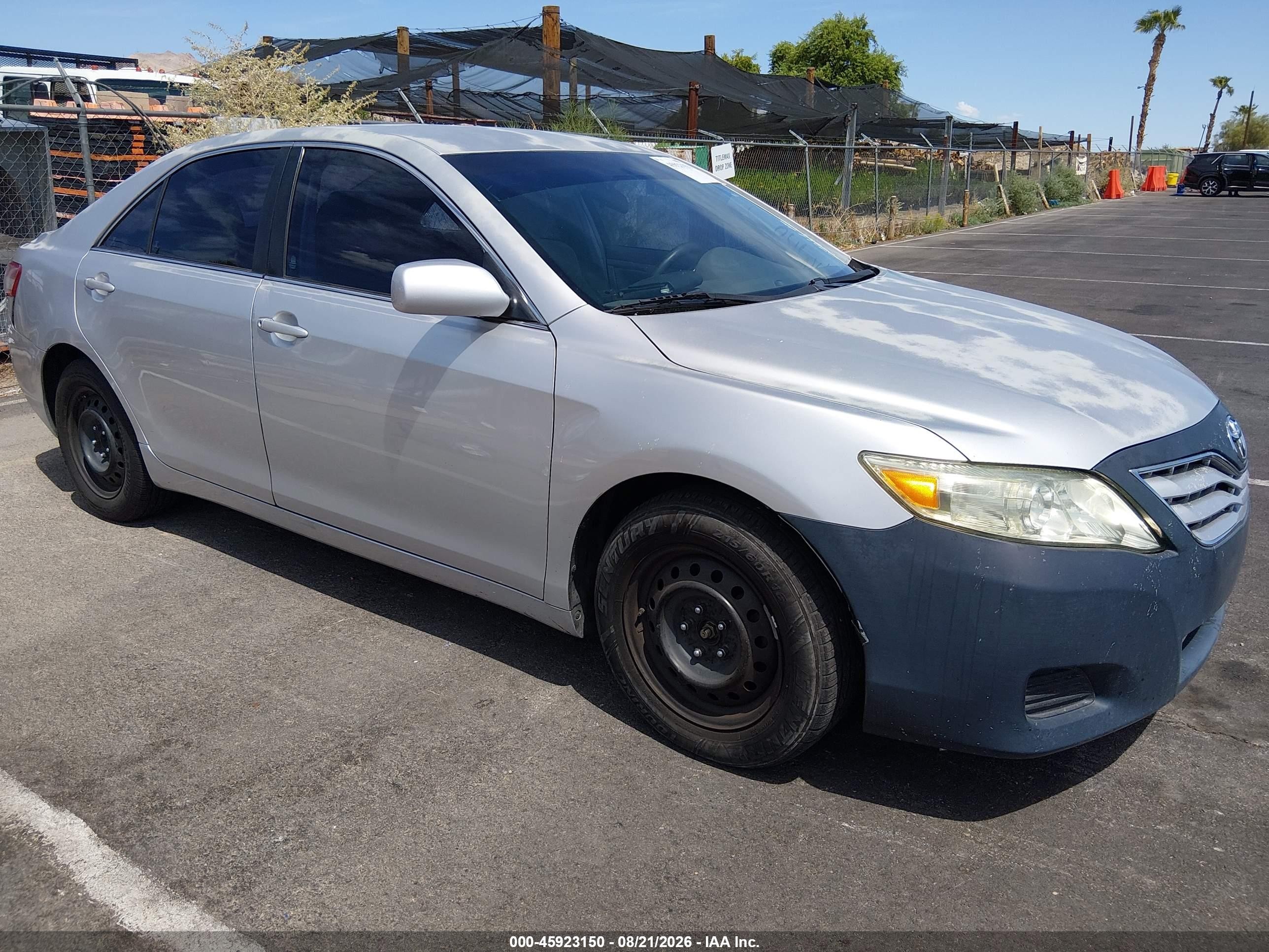 2011 Toyota Camry   Silver vin: 4T1BF3EK8BU735321