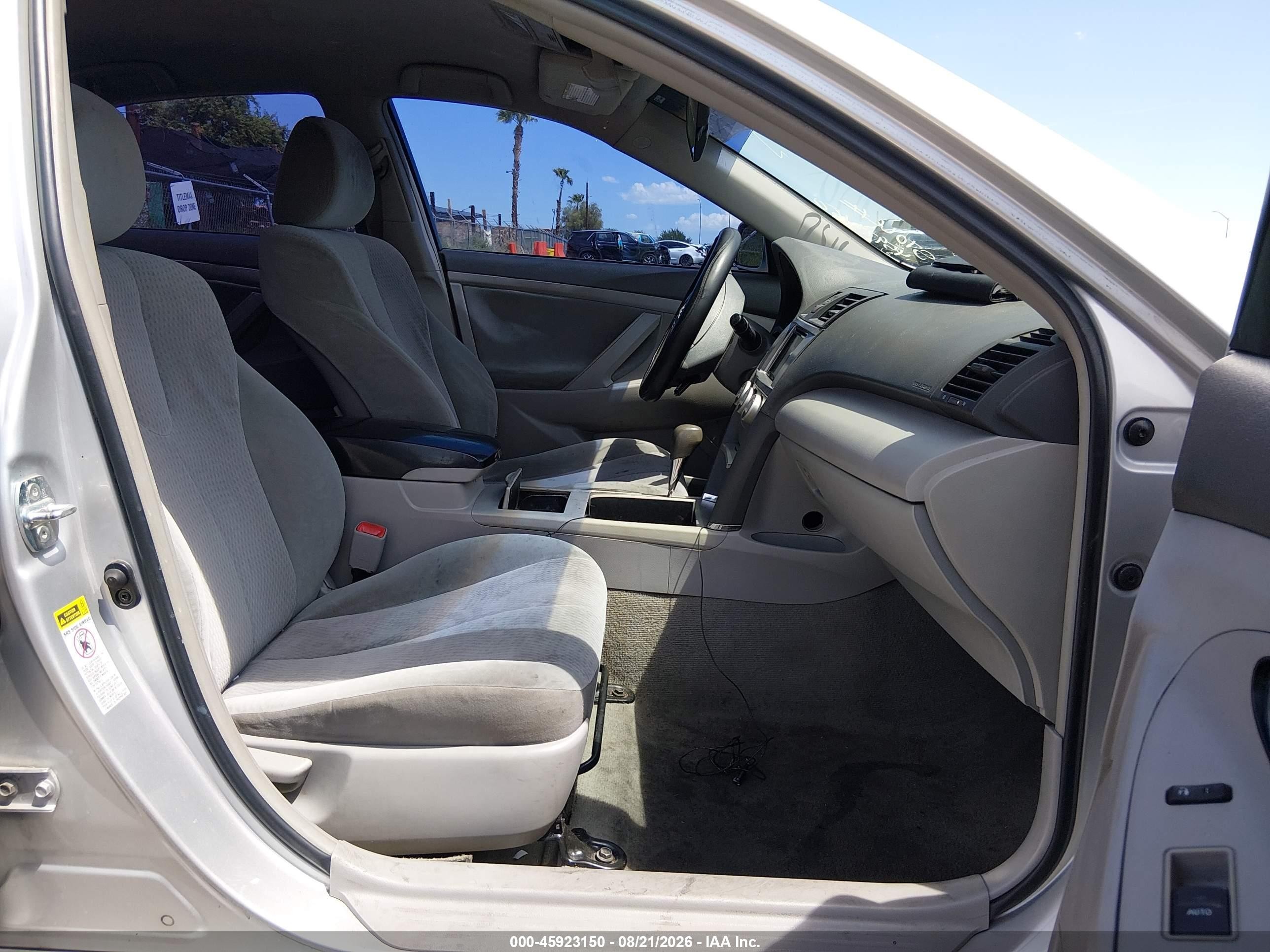 2011 Toyota Camry   Silver vin: 4T1BF3EK8BU735321
