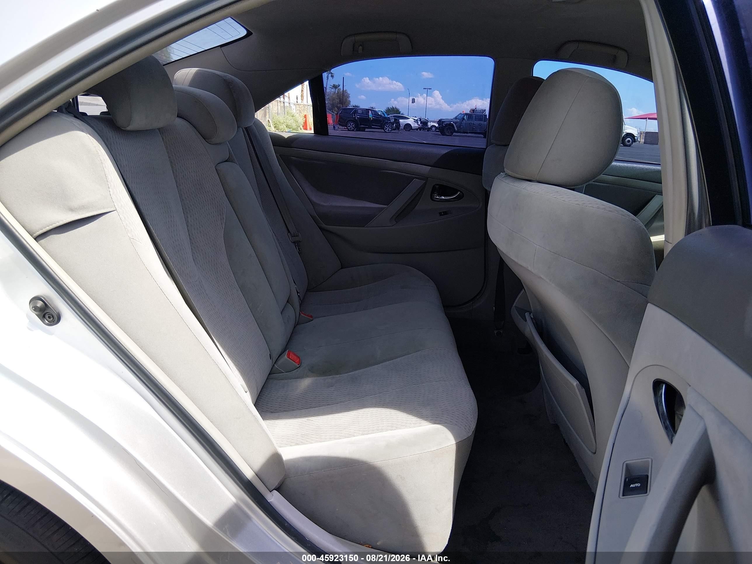 2011 Toyota Camry   Silver vin: 4T1BF3EK8BU735321