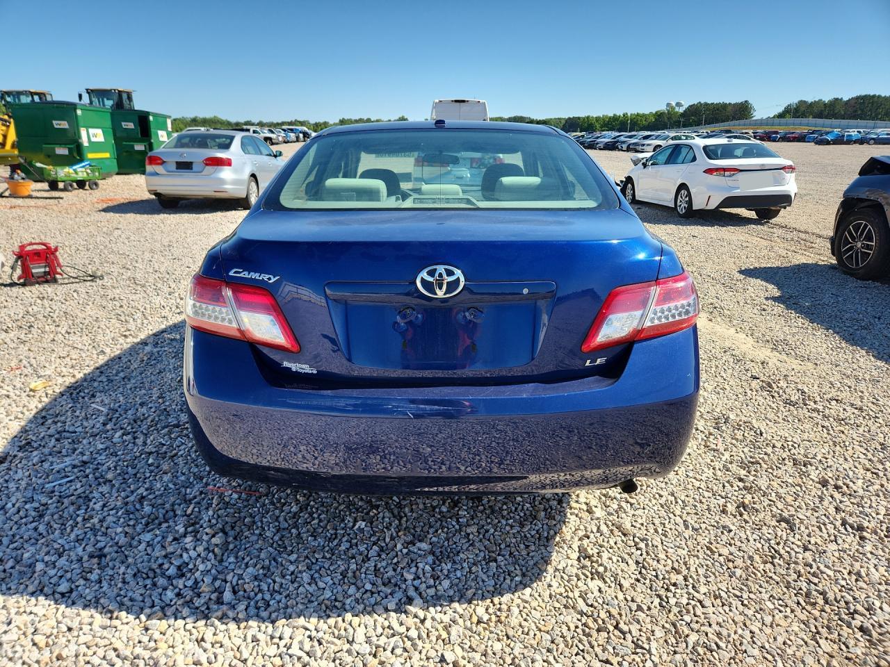 2011 Toyota Camry Le Blue vin: 4T1BF3EK8BU740289