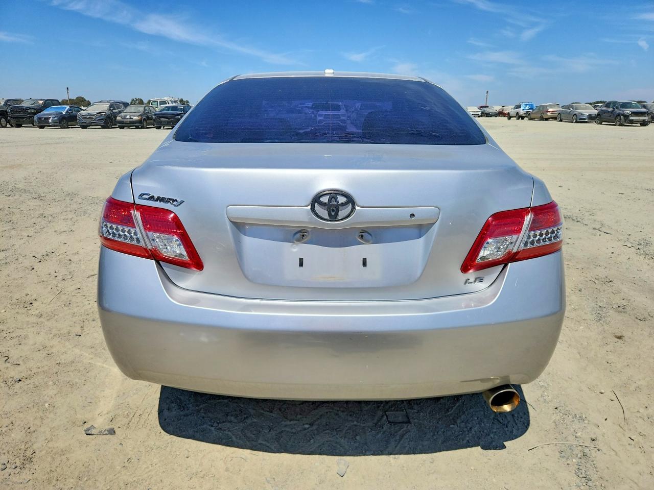 2011 Toyota Camry Le Серебряный vin: 4T1BF3EK8BU744715