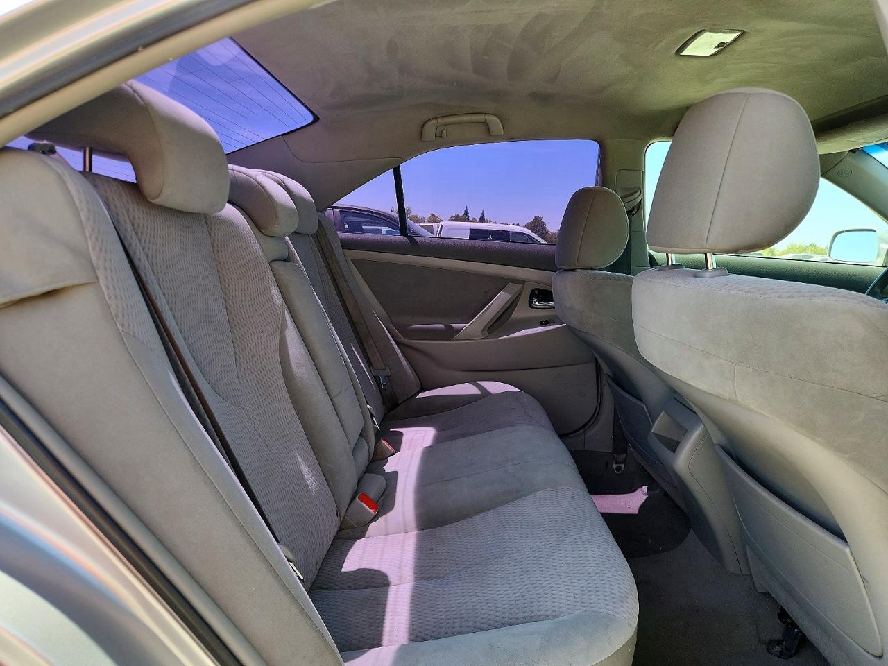2011 Toyota Camry Le Серебряный vin: 4T1BF3EK8BU744715