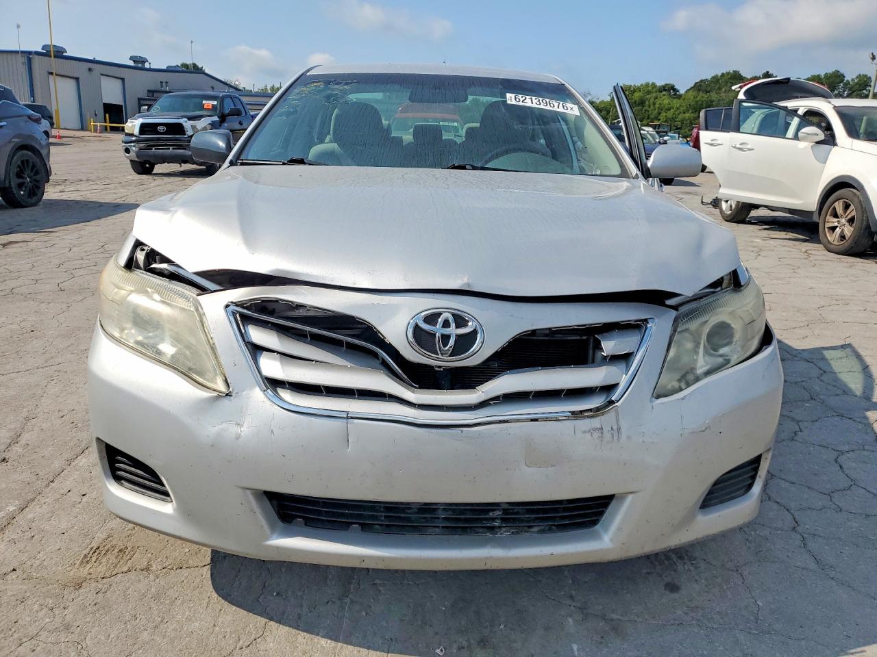 2011 Toyota Camry Le Silver vin: 4T1BF3EK8BU747890
