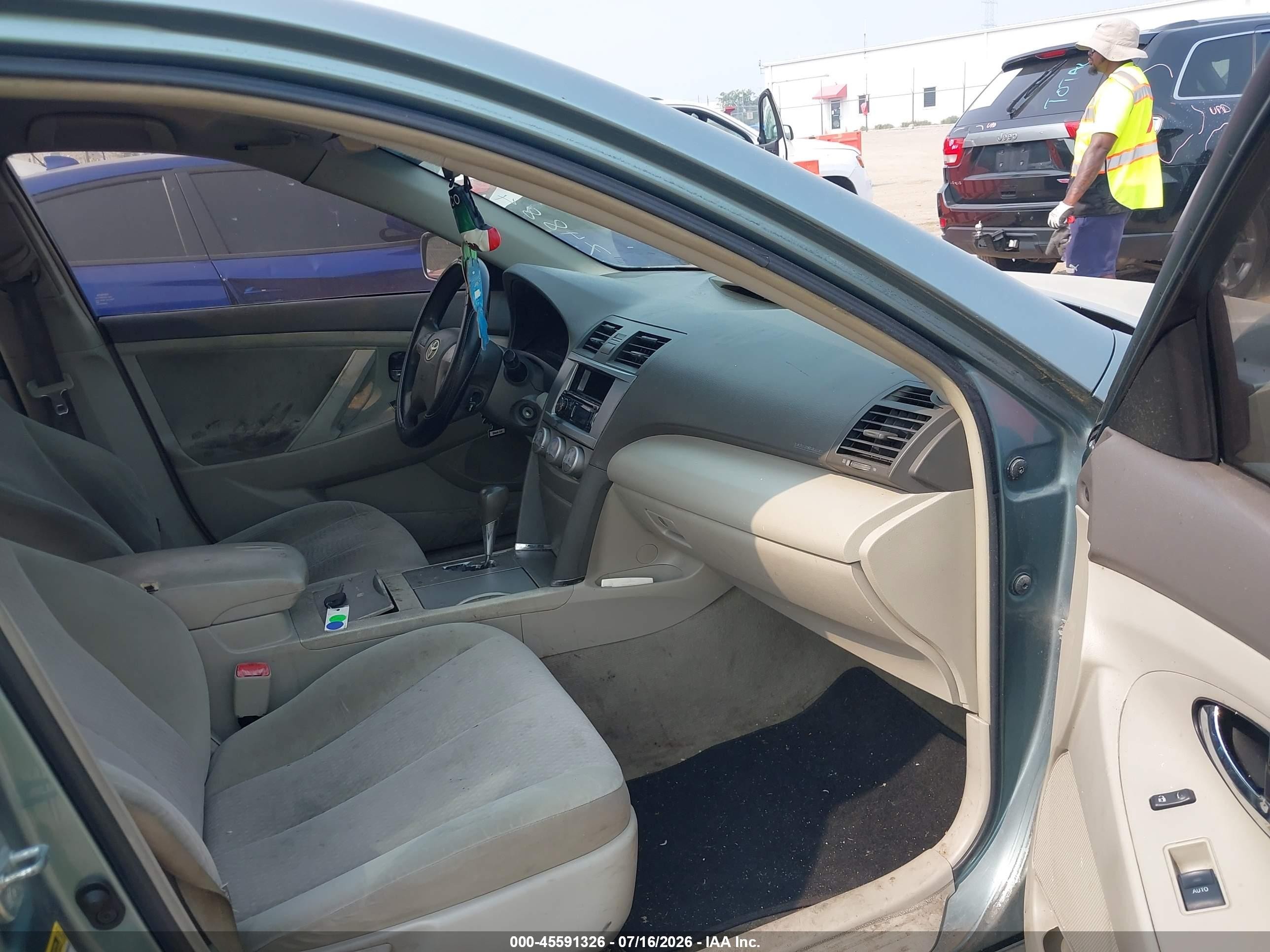 2011 Toyota Camry Le Зеленый vin: 4T1BF3EK8BU748845