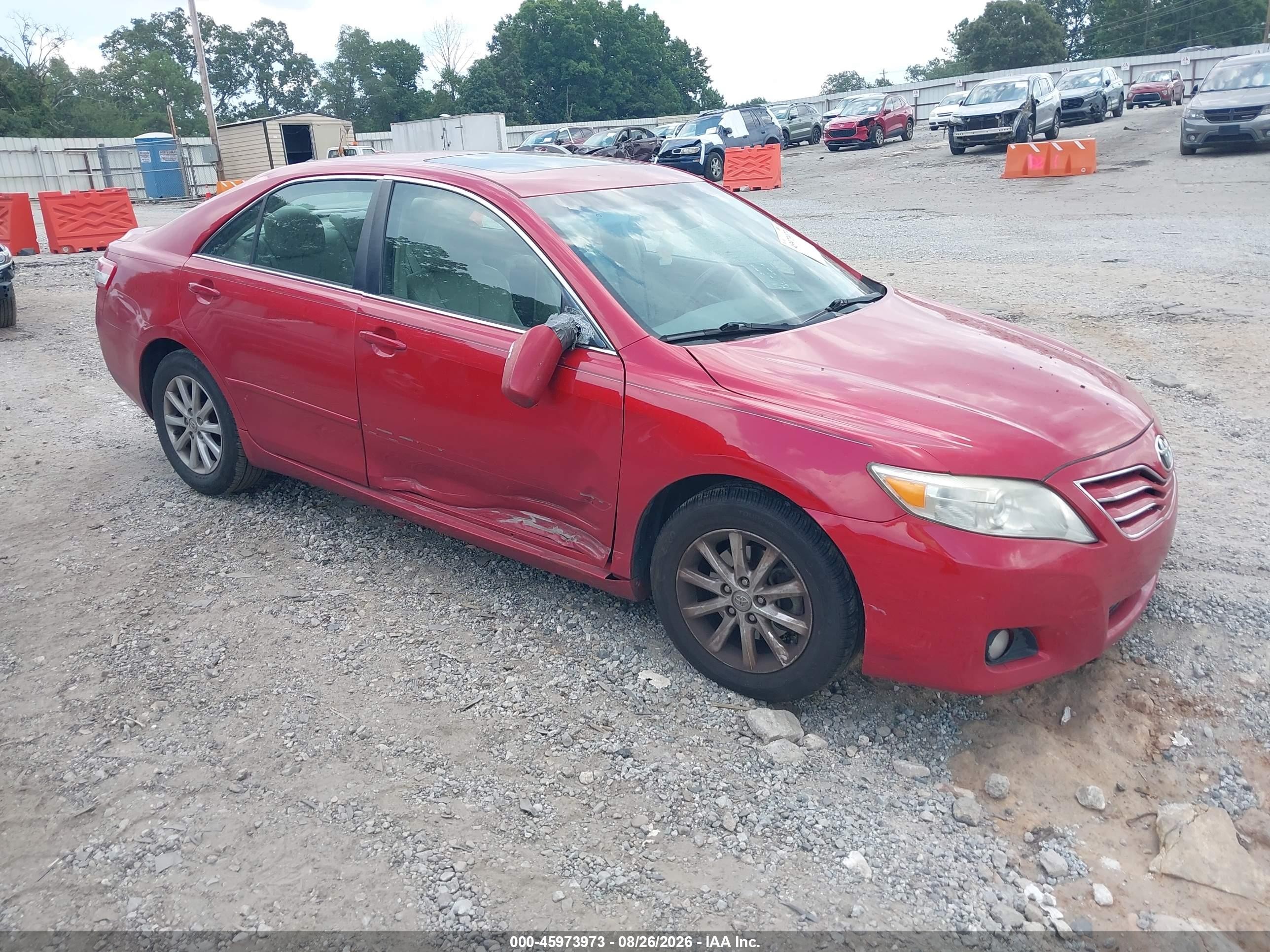 2011 Toyota Camry Xle Red vin: 4T1BF3EK8BU749073