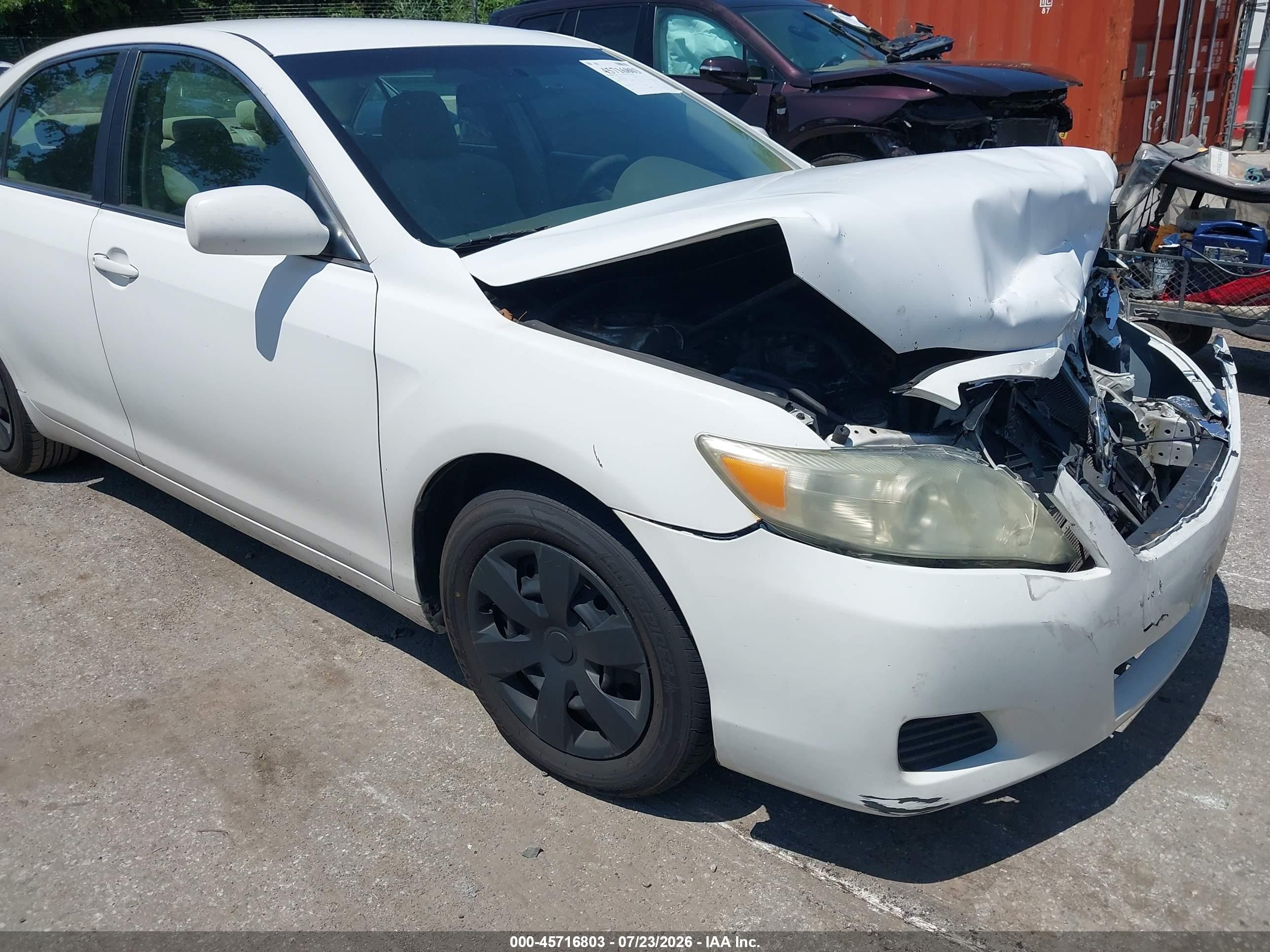 2011 Toyota Camry   White vin: 4T1BF3EK8BU751647