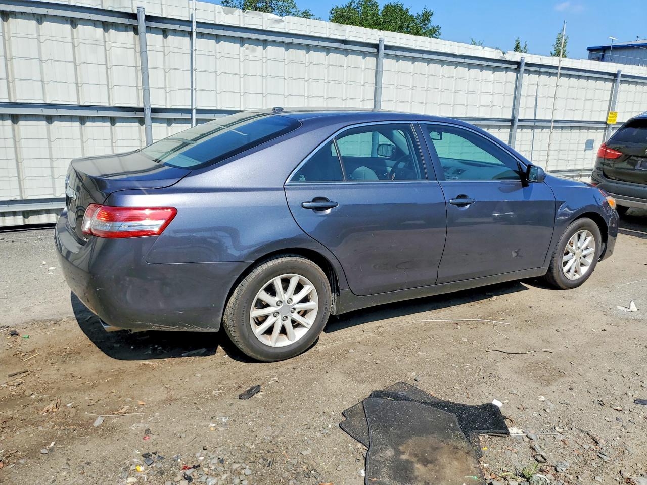 2011 Toyota Camry Xle Gray vin: 4T1BF3EK8BU751759