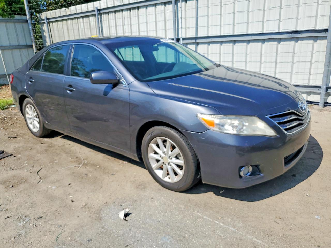 2011 Toyota Camry Xle Gray vin: 4T1BF3EK8BU751759