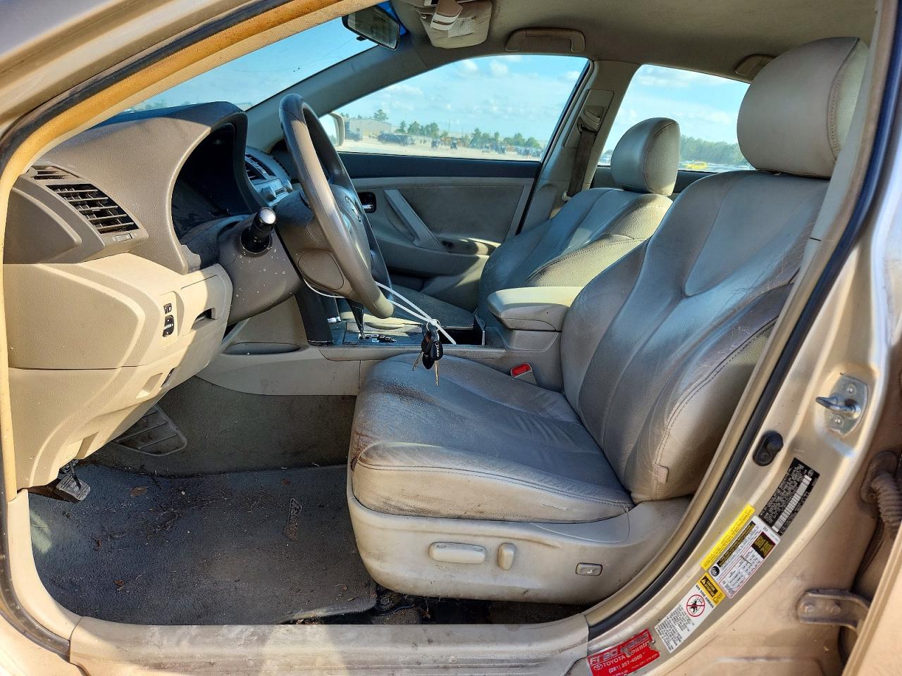 2011 Toyota Camry Le Gold vin: 4T1BF3EK8BU756623