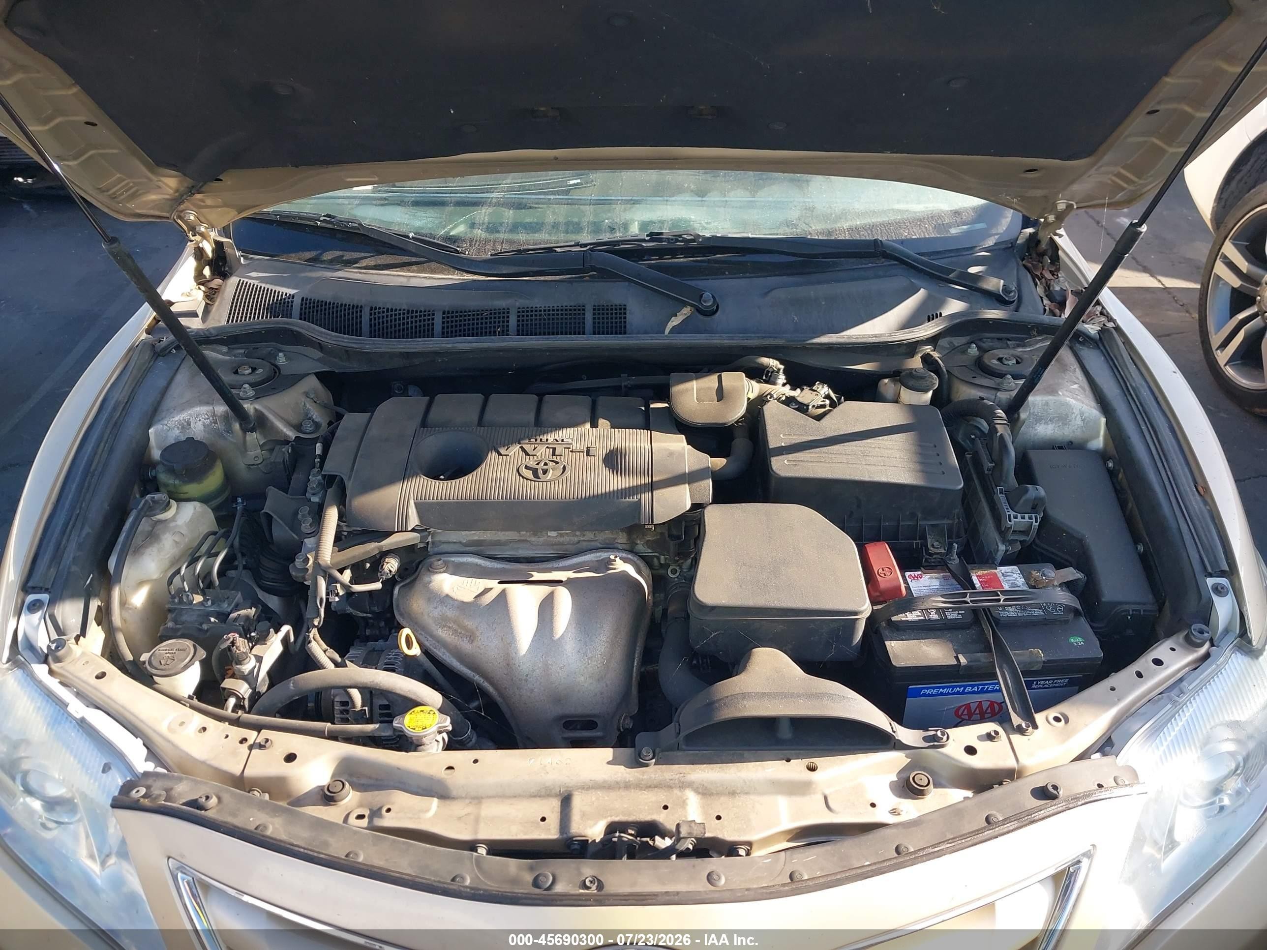 2011 Toyota Camry Le Gold vin: 4T1BF3EK8BU758162