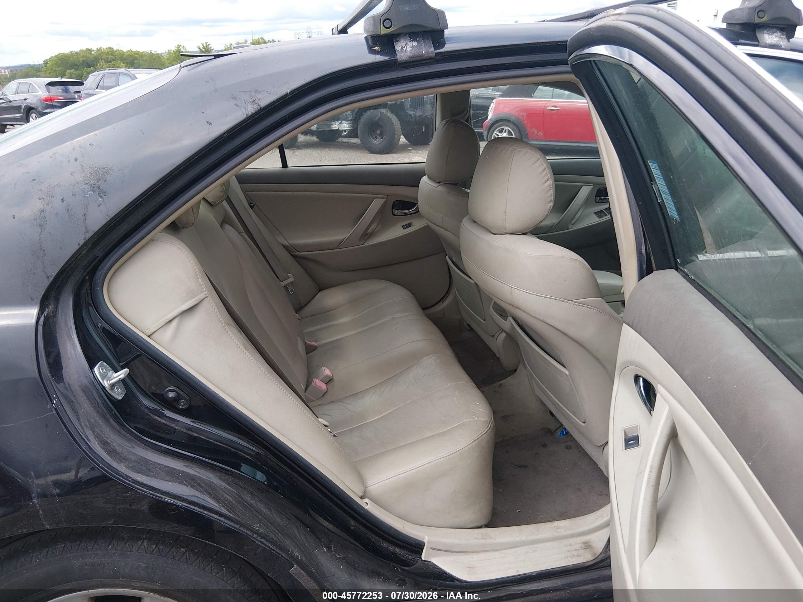 2011 Toyota Camry Le Black vin: 4T1BF3EK8BU760638