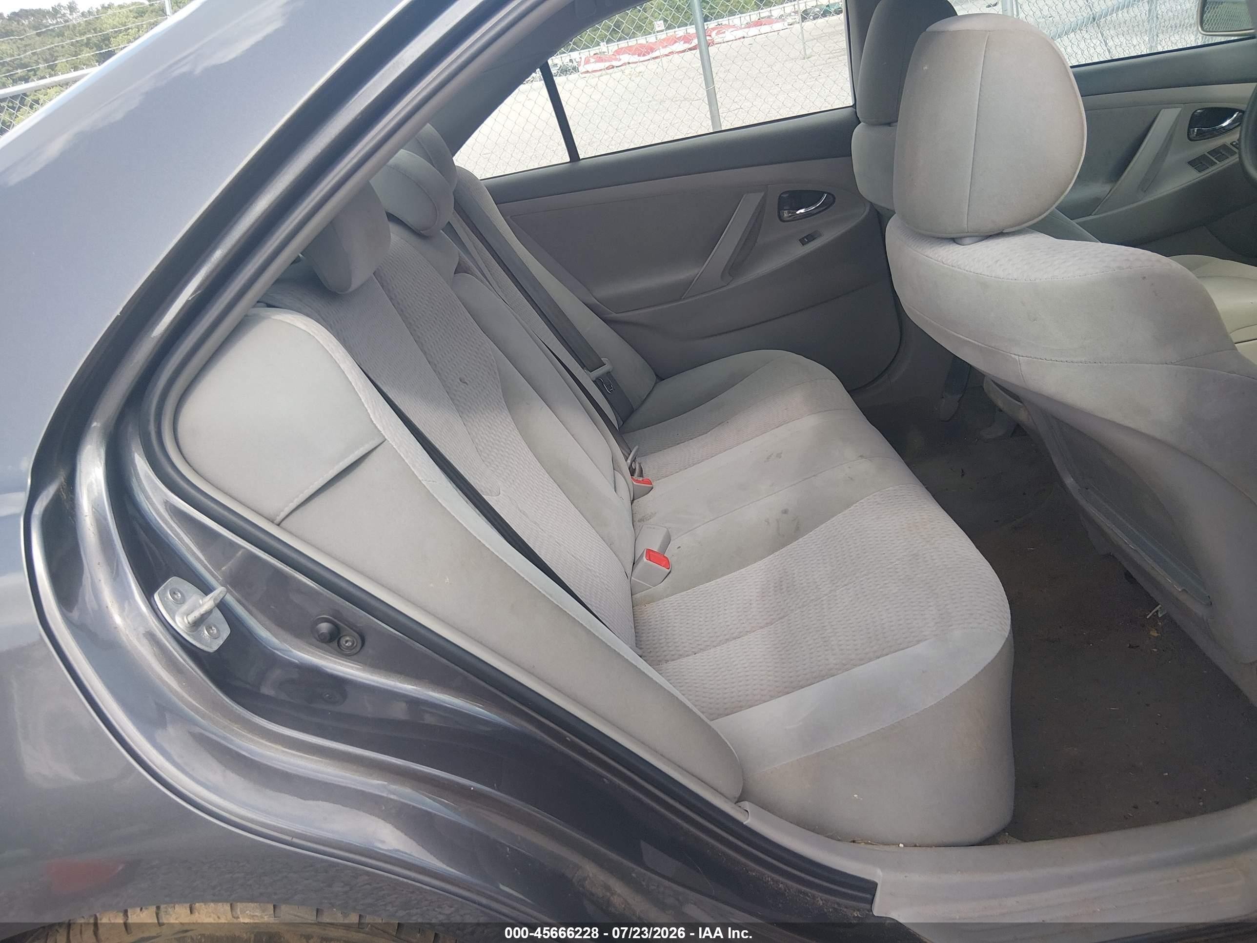 2011 Toyota Camry Le Серый vin: 4T1BF3EK8BU761160