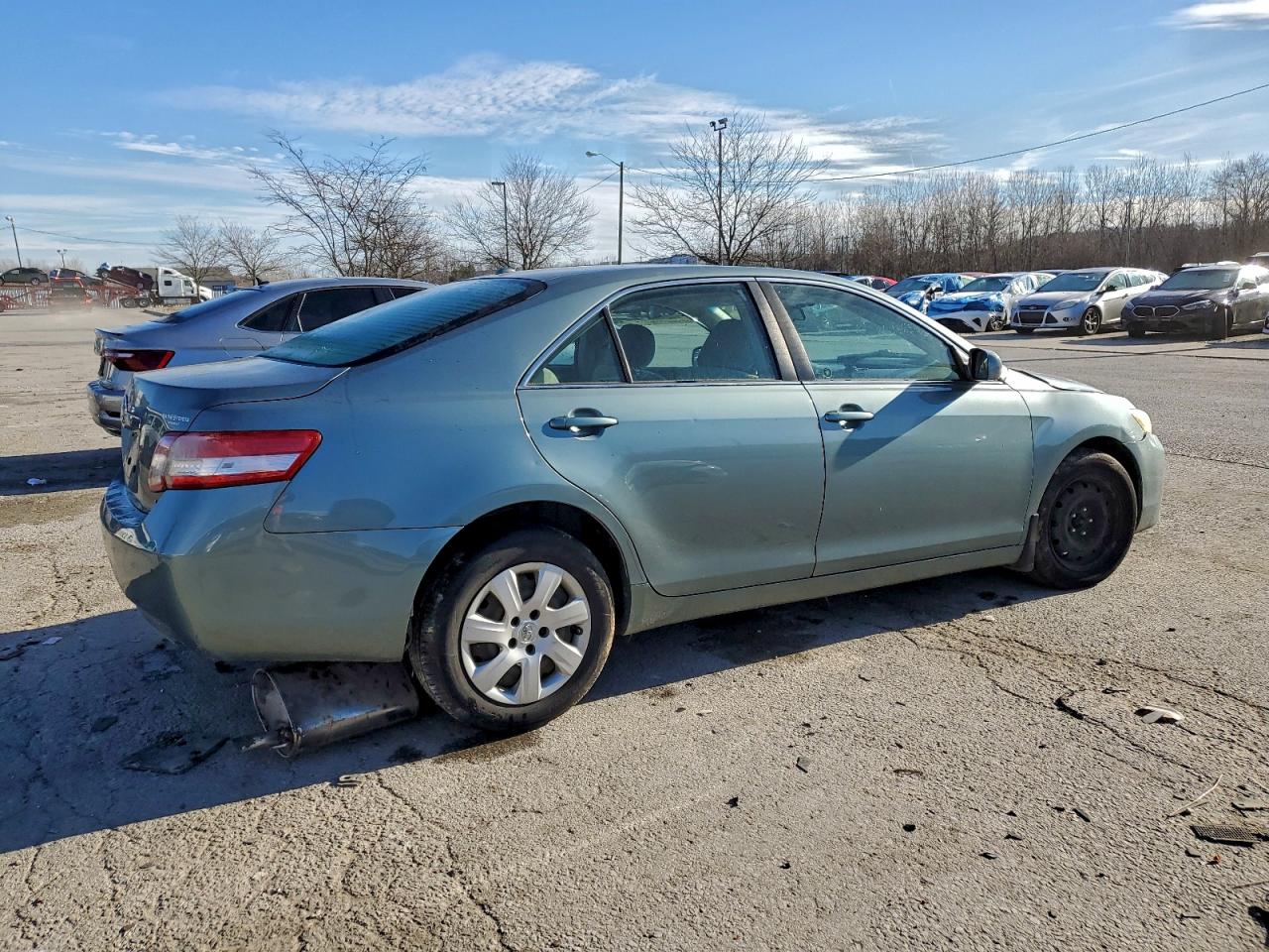 2011 Toyota Camry Base Green vin: 4T1BF3EK8BU762101