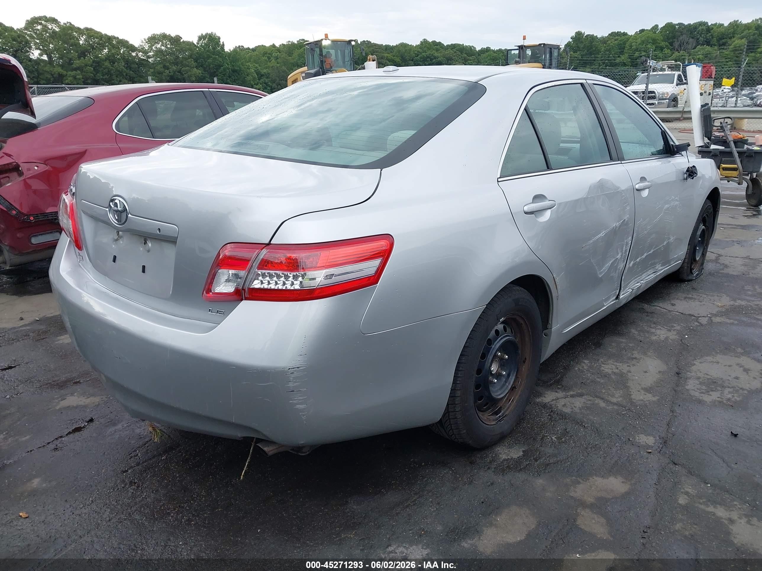 2011 Toyota Camry Le Silver vin: 4T1BF3EK8BU762681