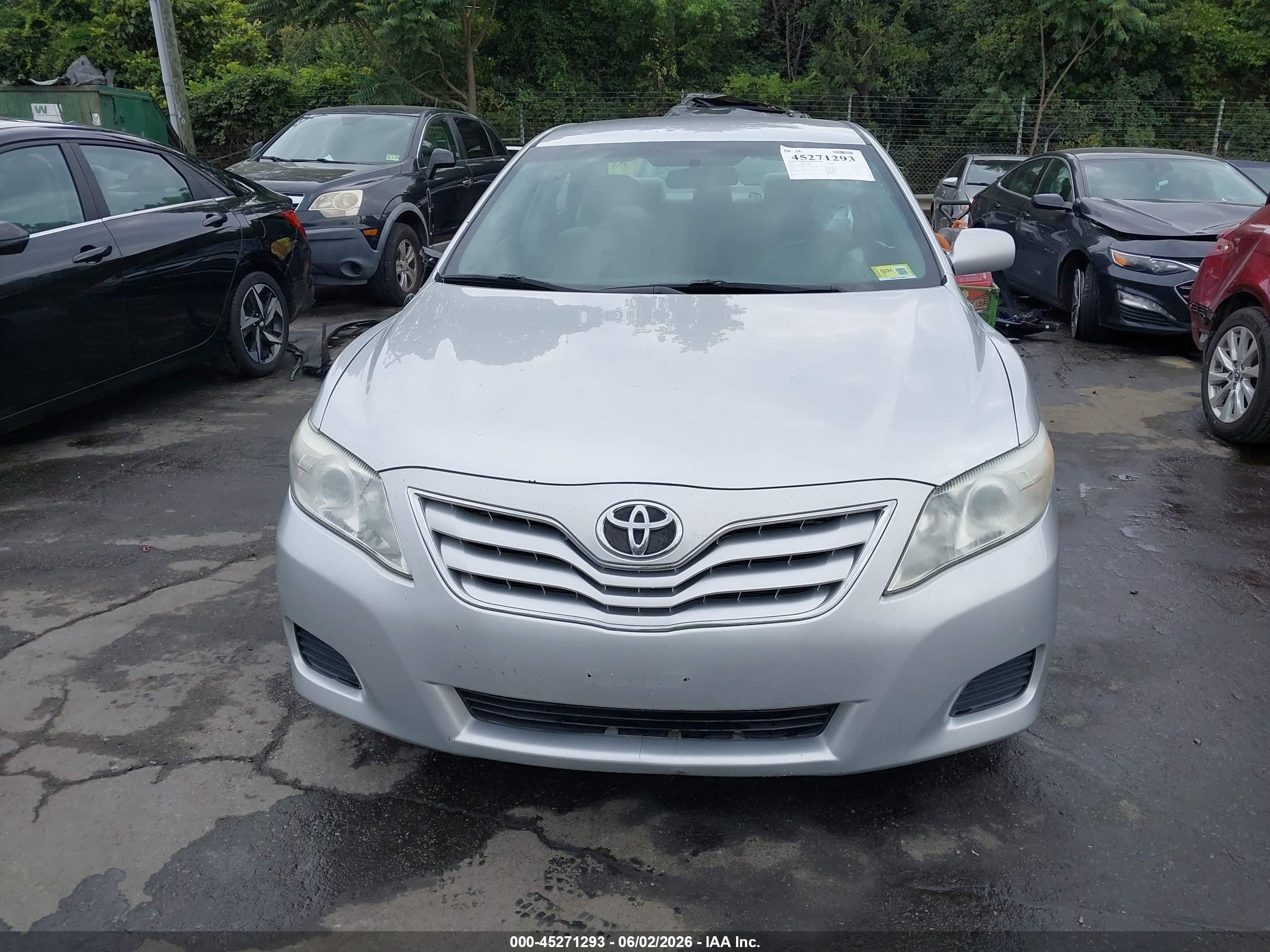 2011 Toyota Camry Le Silver vin: 4T1BF3EK8BU762681