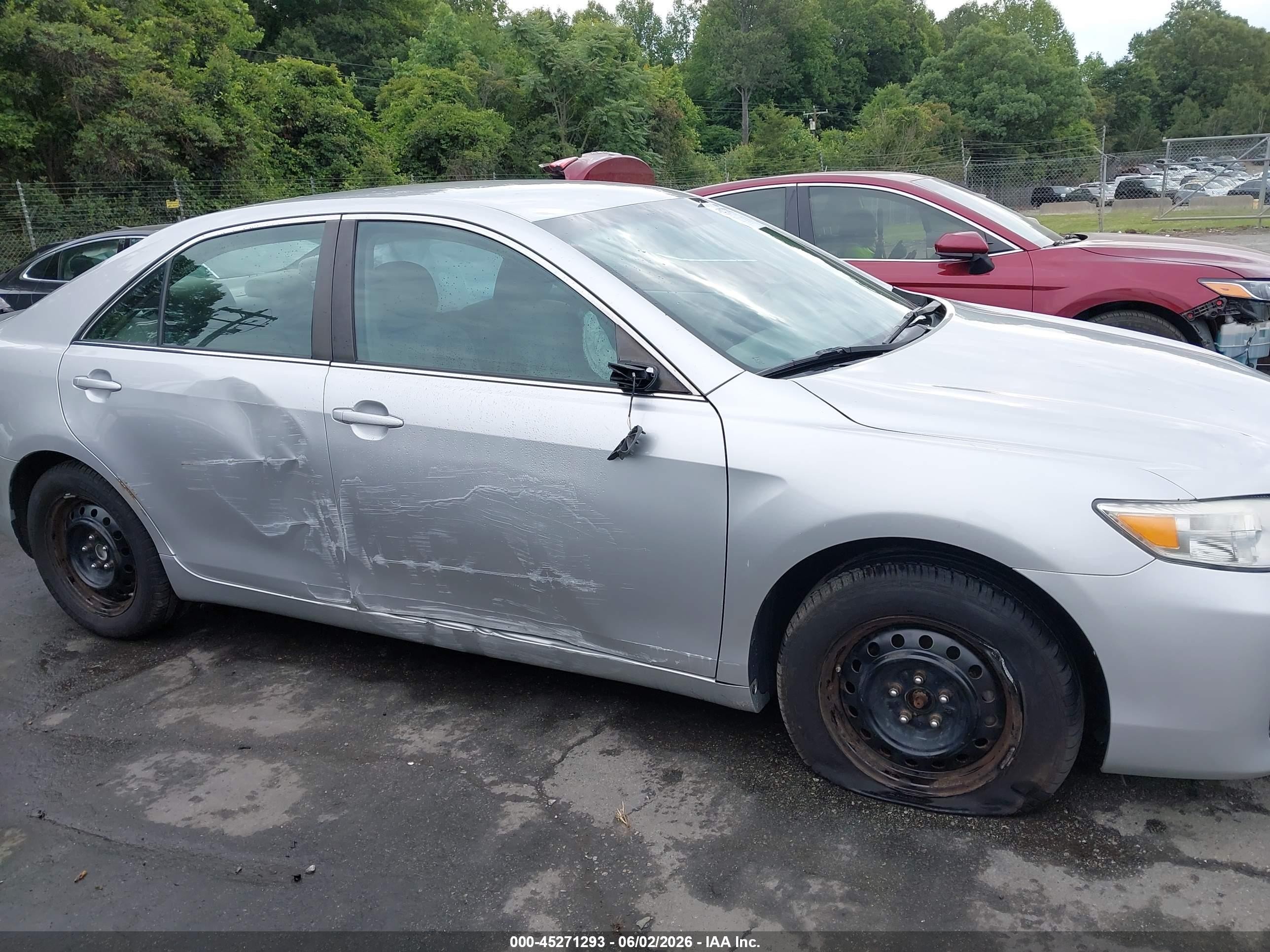 2011 Toyota Camry Le Silver vin: 4T1BF3EK8BU762681