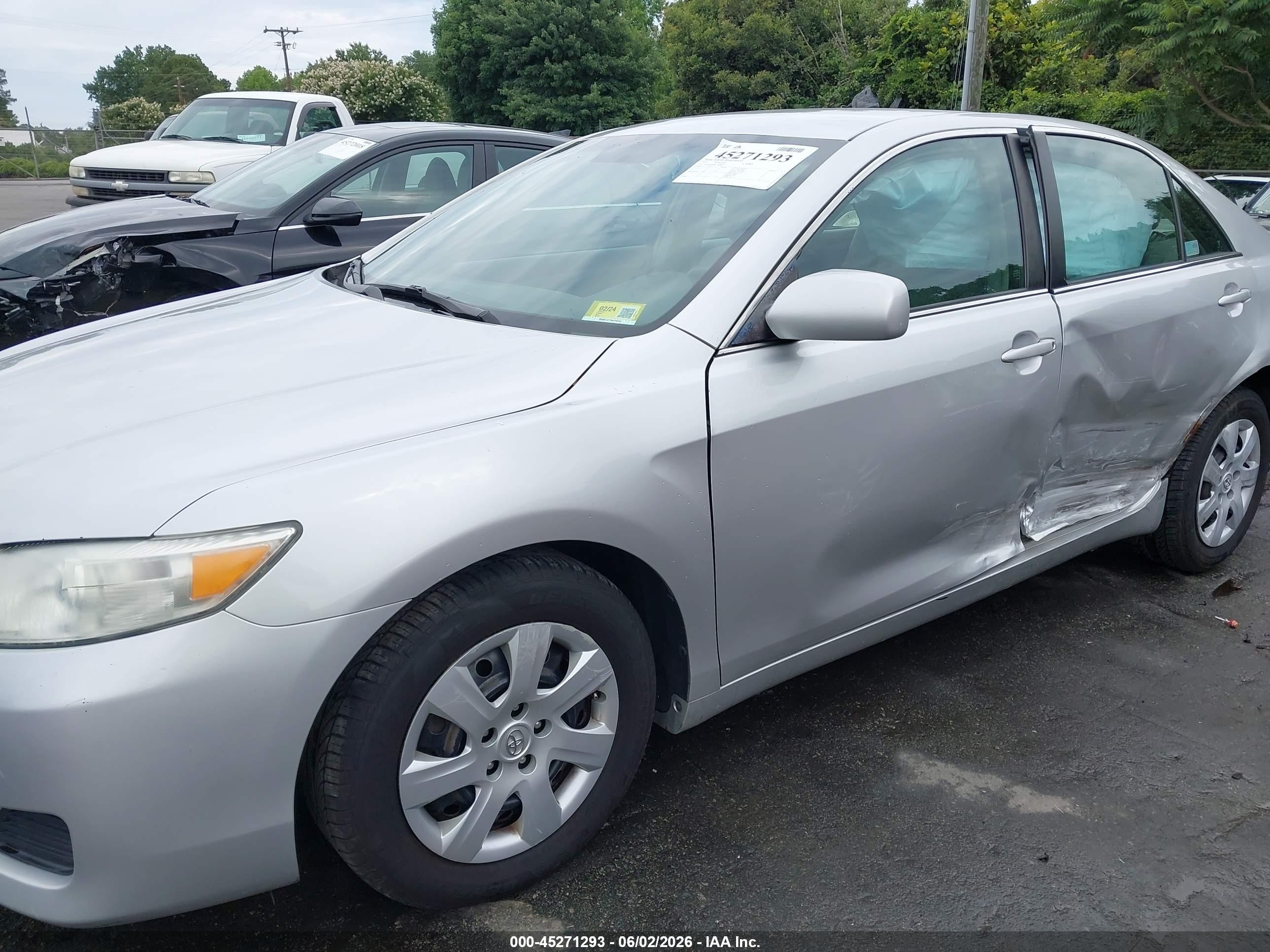 2011 Toyota Camry Le Silver vin: 4T1BF3EK8BU762681