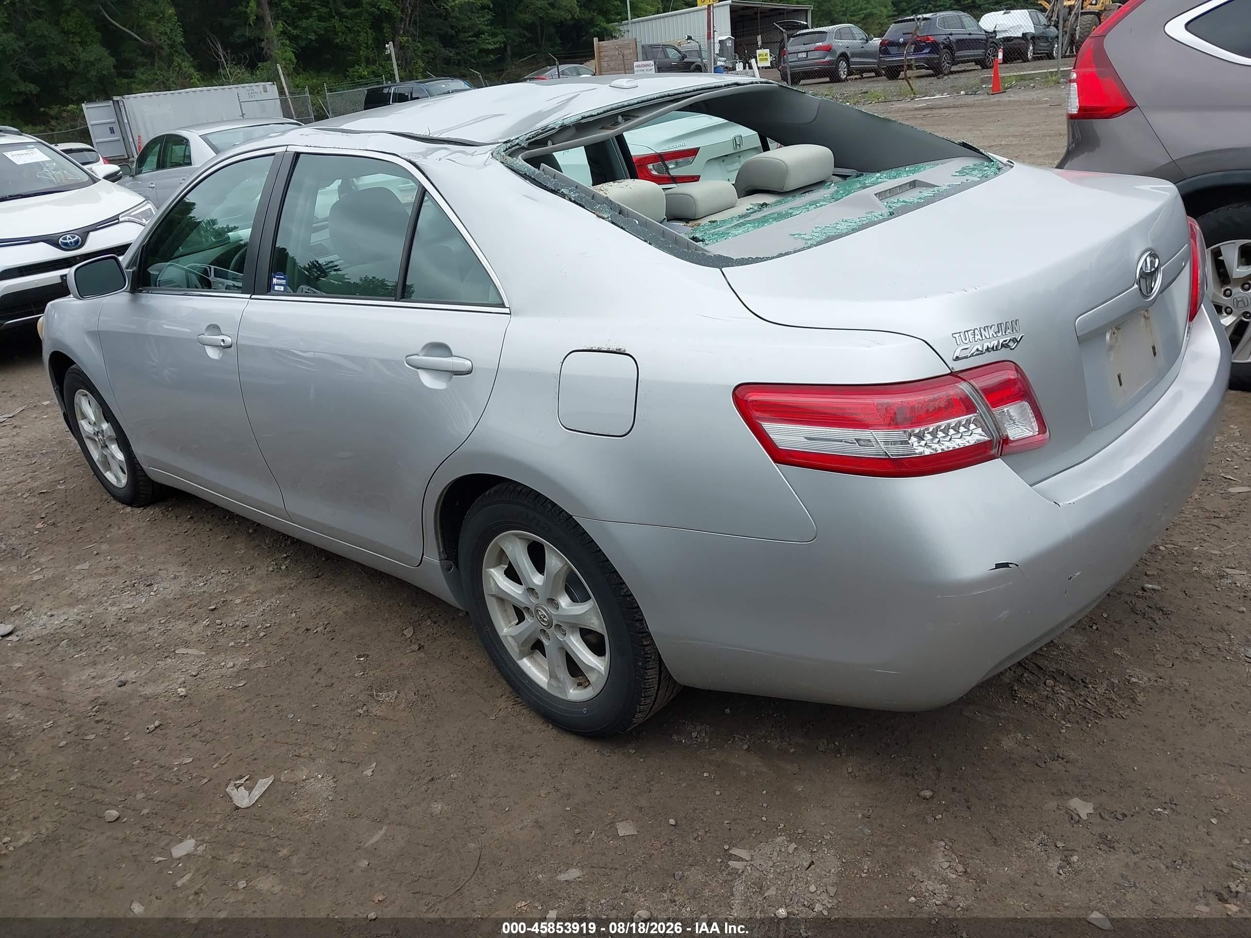 2011 Toyota Camry Le Silver vin: 4T1BF3EK8BU764012