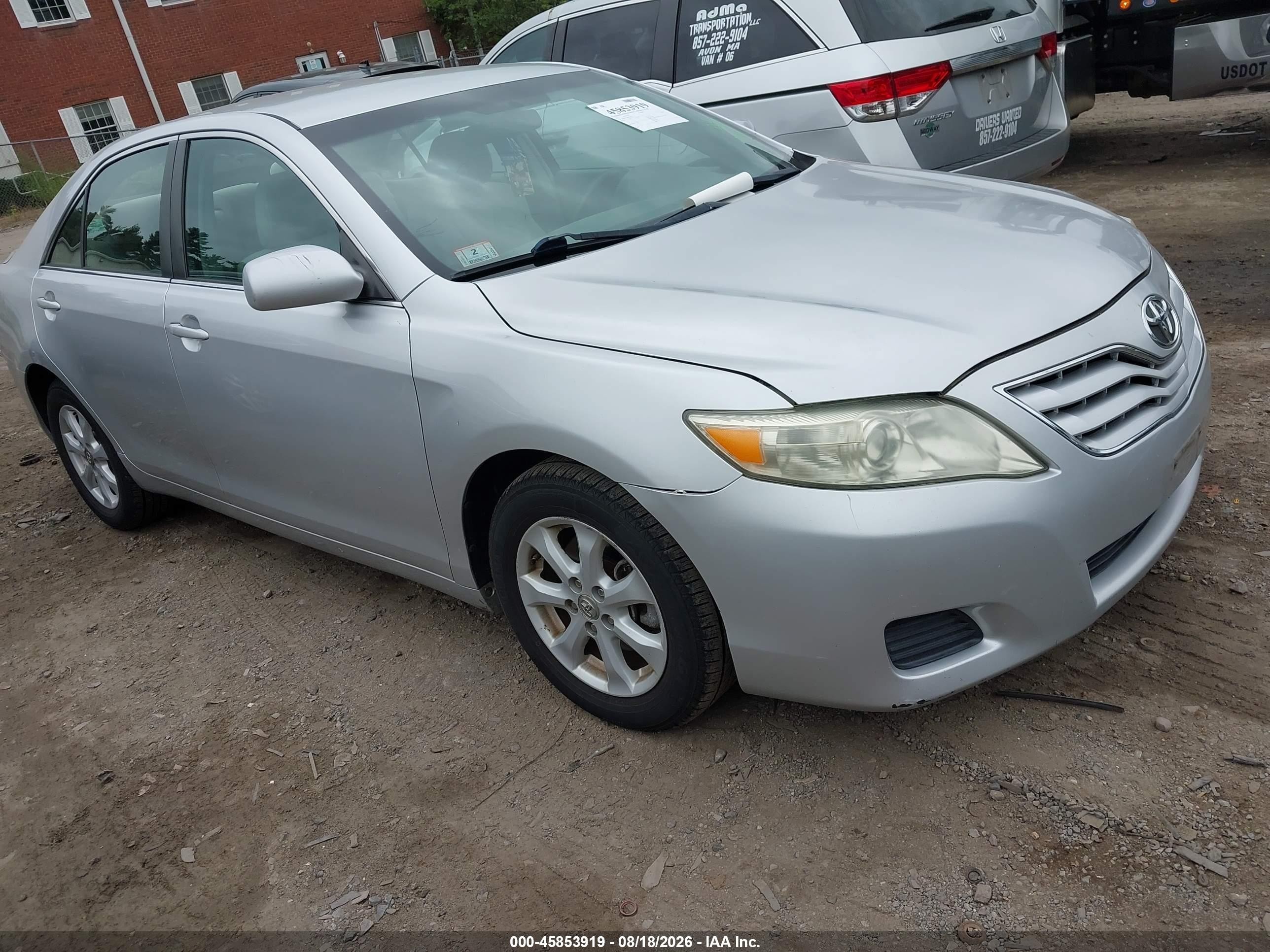 2011 Toyota Camry Le Silver vin: 4T1BF3EK8BU764012