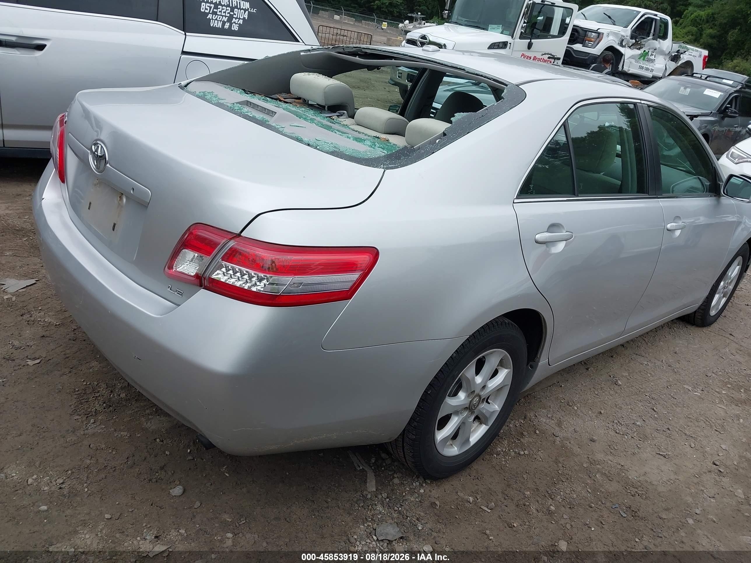 2011 Toyota Camry Le Silver vin: 4T1BF3EK8BU764012