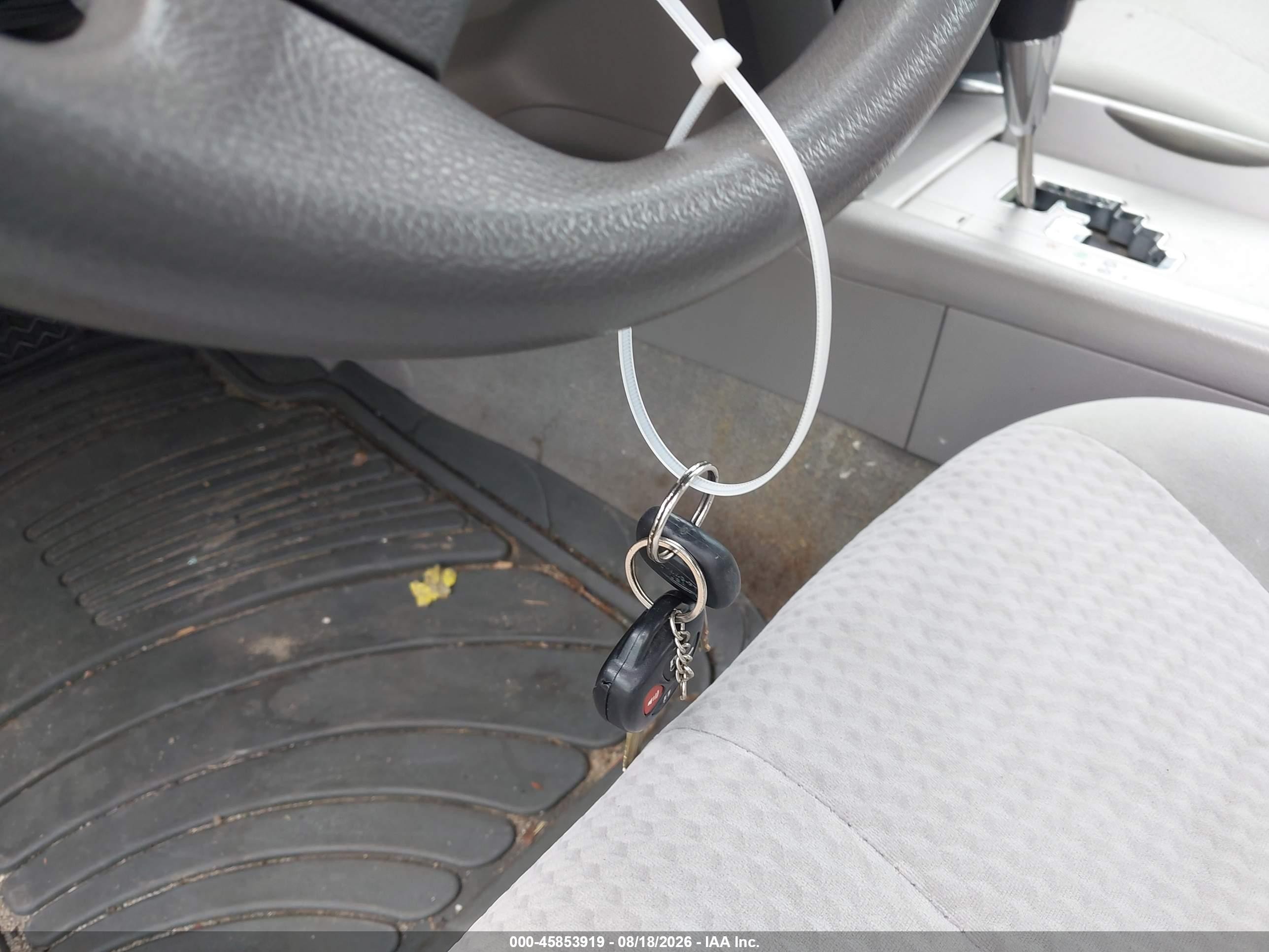 2011 Toyota Camry Le Silver vin: 4T1BF3EK8BU764012