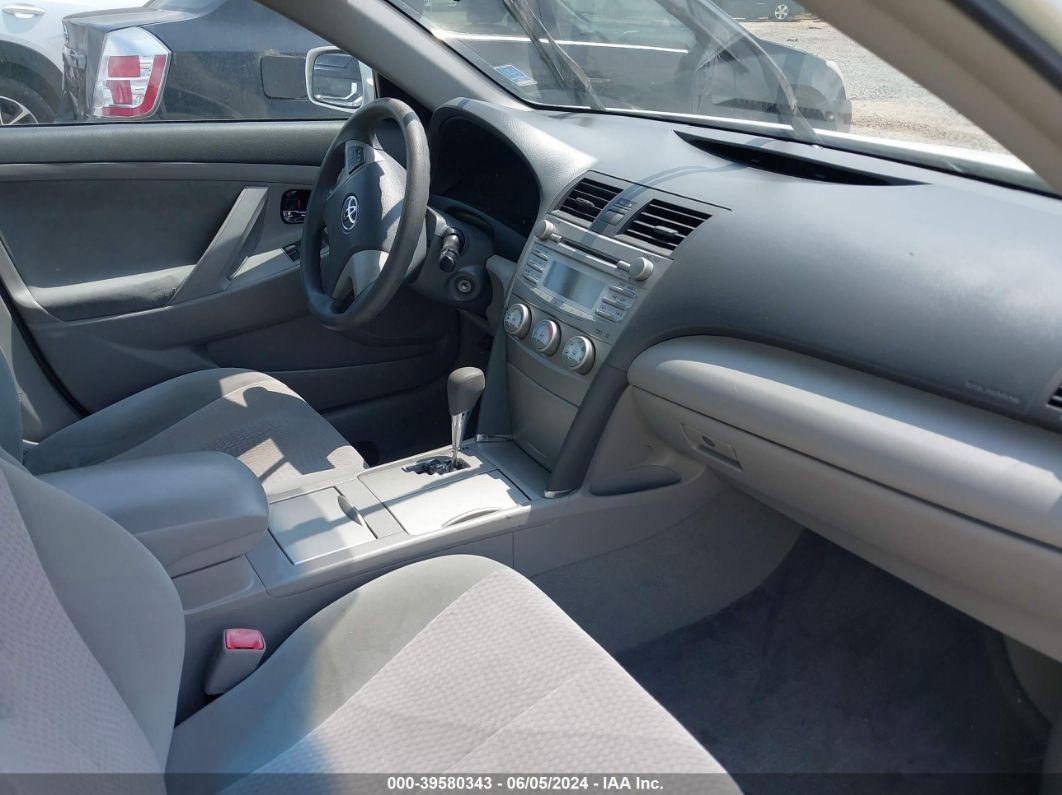 2011 Toyota Camry Le White vin: 4T1BF3EK8BU777004