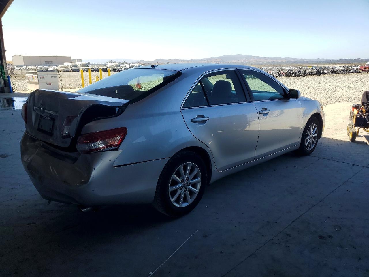 2010 Toyota Camry Xle Silver vin: 4T1BF3EK9AU005691