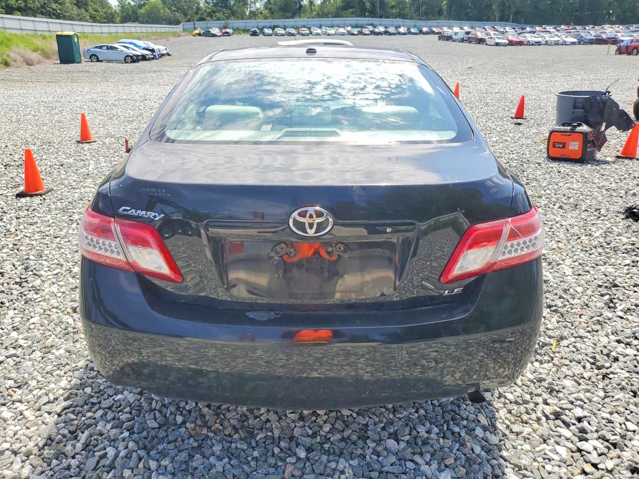 2010 Toyota Camry Le Black vin: 4T1BF3EK9AU027982
