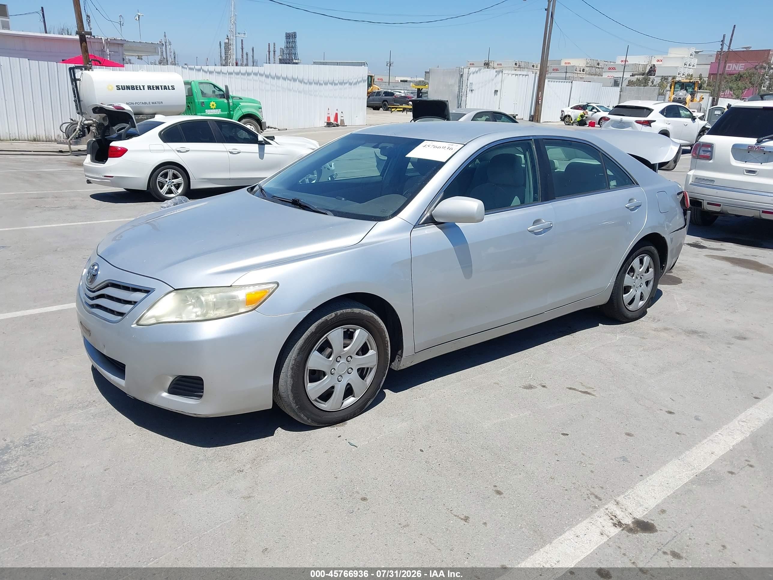 2010 Toyota Camry Le Silver vin: 4T1BF3EK9AU054891