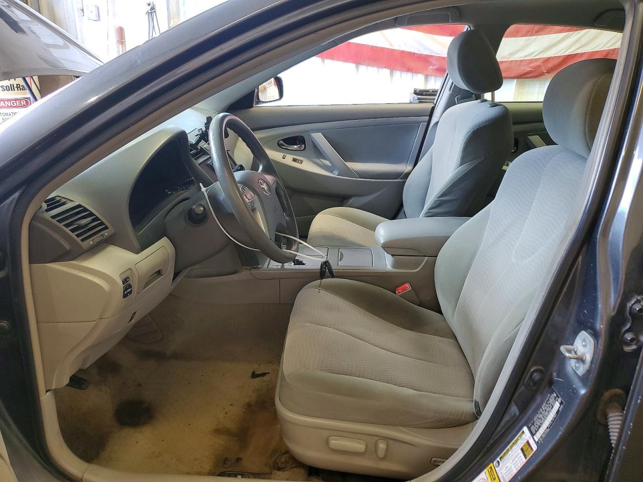 2010 Toyota Camry Le Gray vin: 4T1BF3EK9AU076535